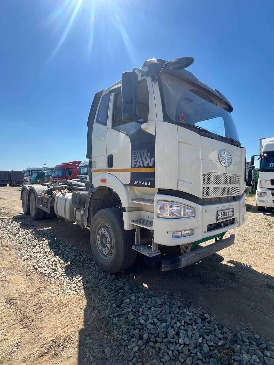 FAW J6 6x4 Мультилифт 2023 г. - фото 2