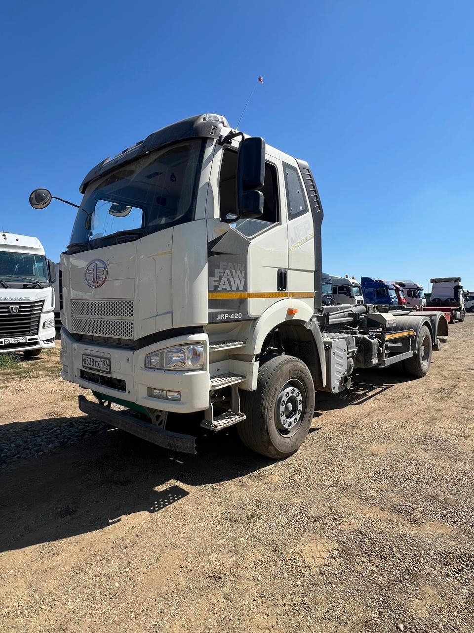 FAW J6 6x4 Мультилифт 2023 г. - фото 3