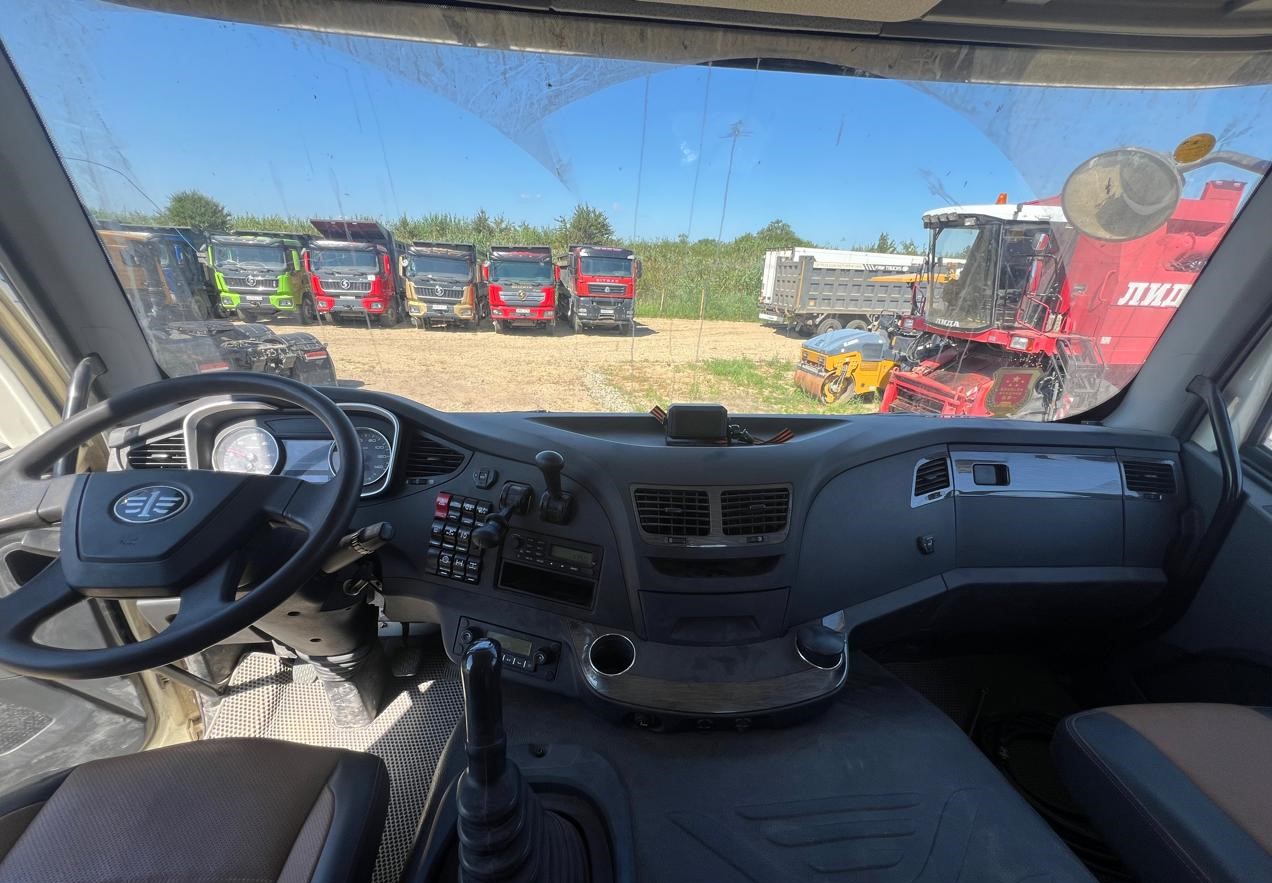 FAW J6 6x4 Мультилифт 2023 г. - фото 11