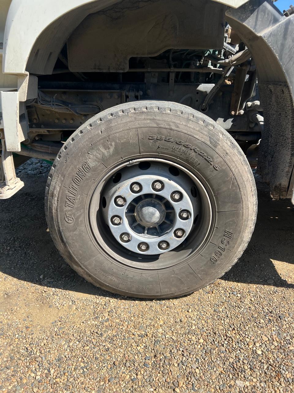 FAW J6 6x4 Мультилифт 2023 г. - фото 15