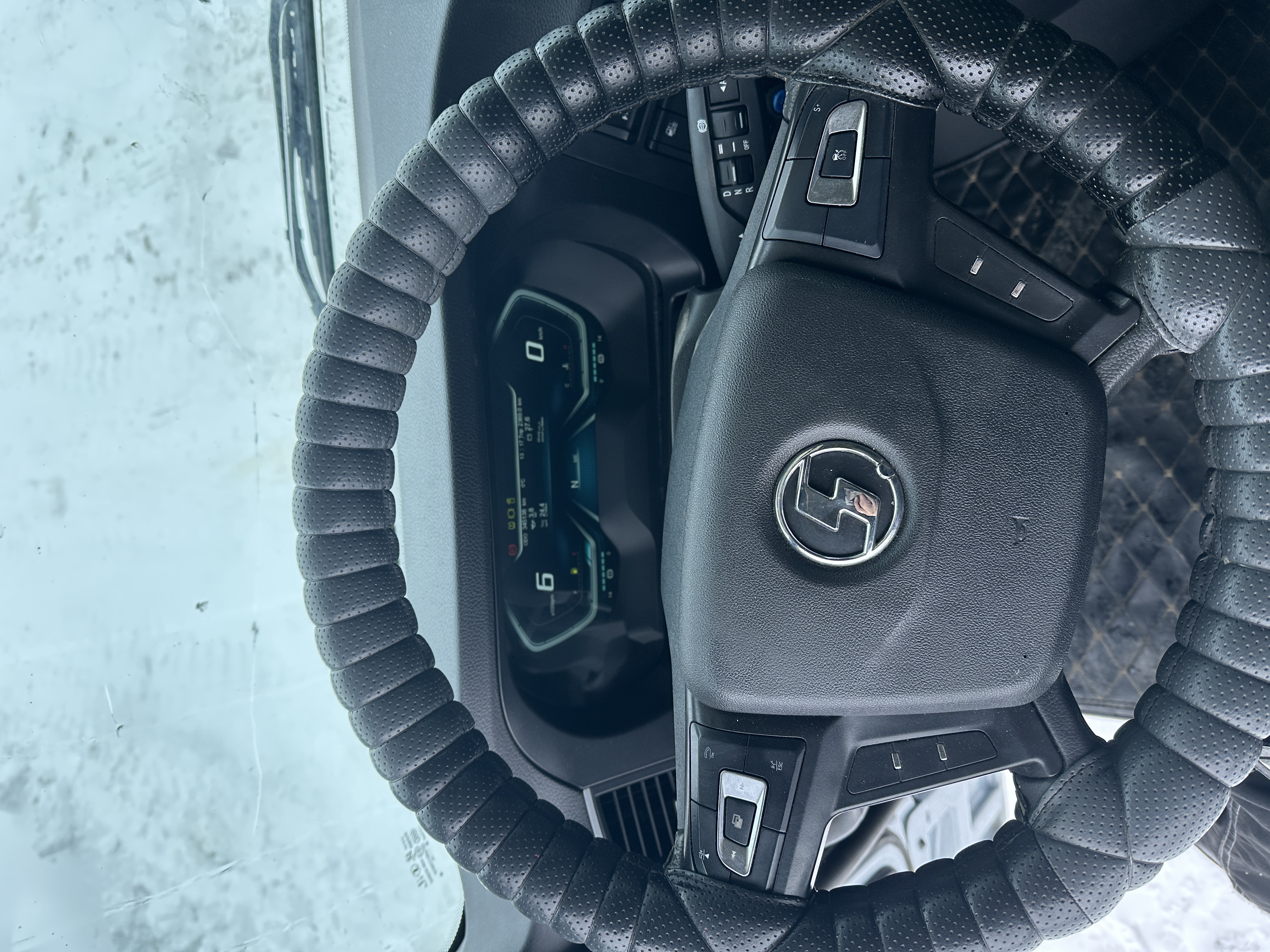 Shacman (Shaanxi) SX* 4x2 Седельный тягач 2023 г. - фото 8