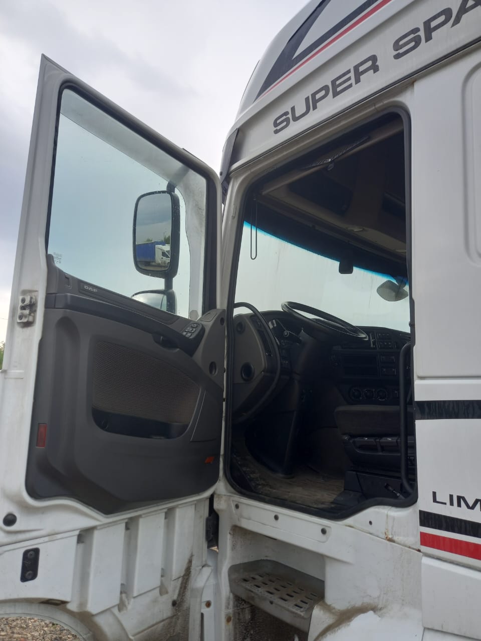 DAF XF 4x2 Седельный тягач 2017 г. - фото 5