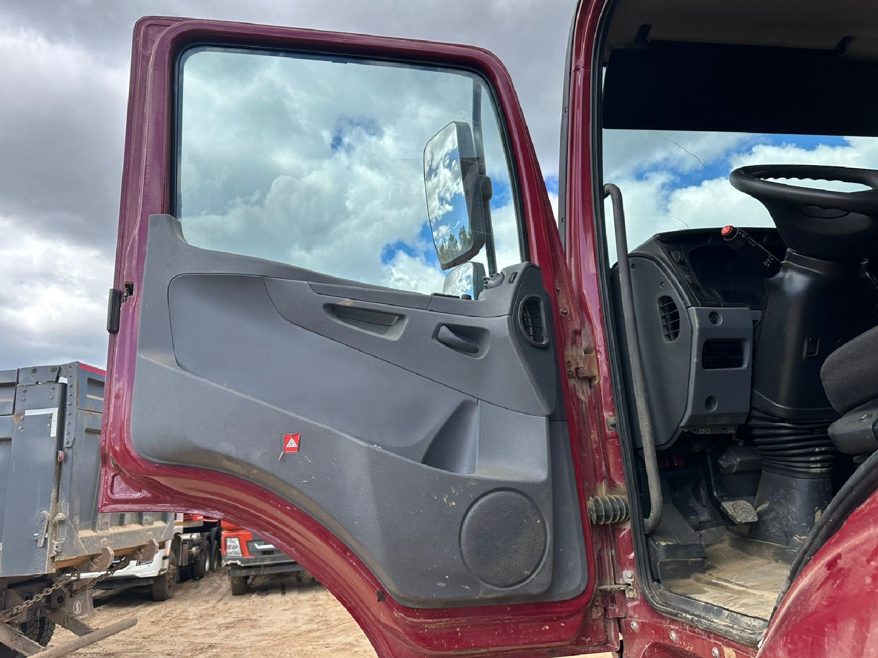 КамАЗ 65801 8x4 Самосвал 2024 г. - фото 8