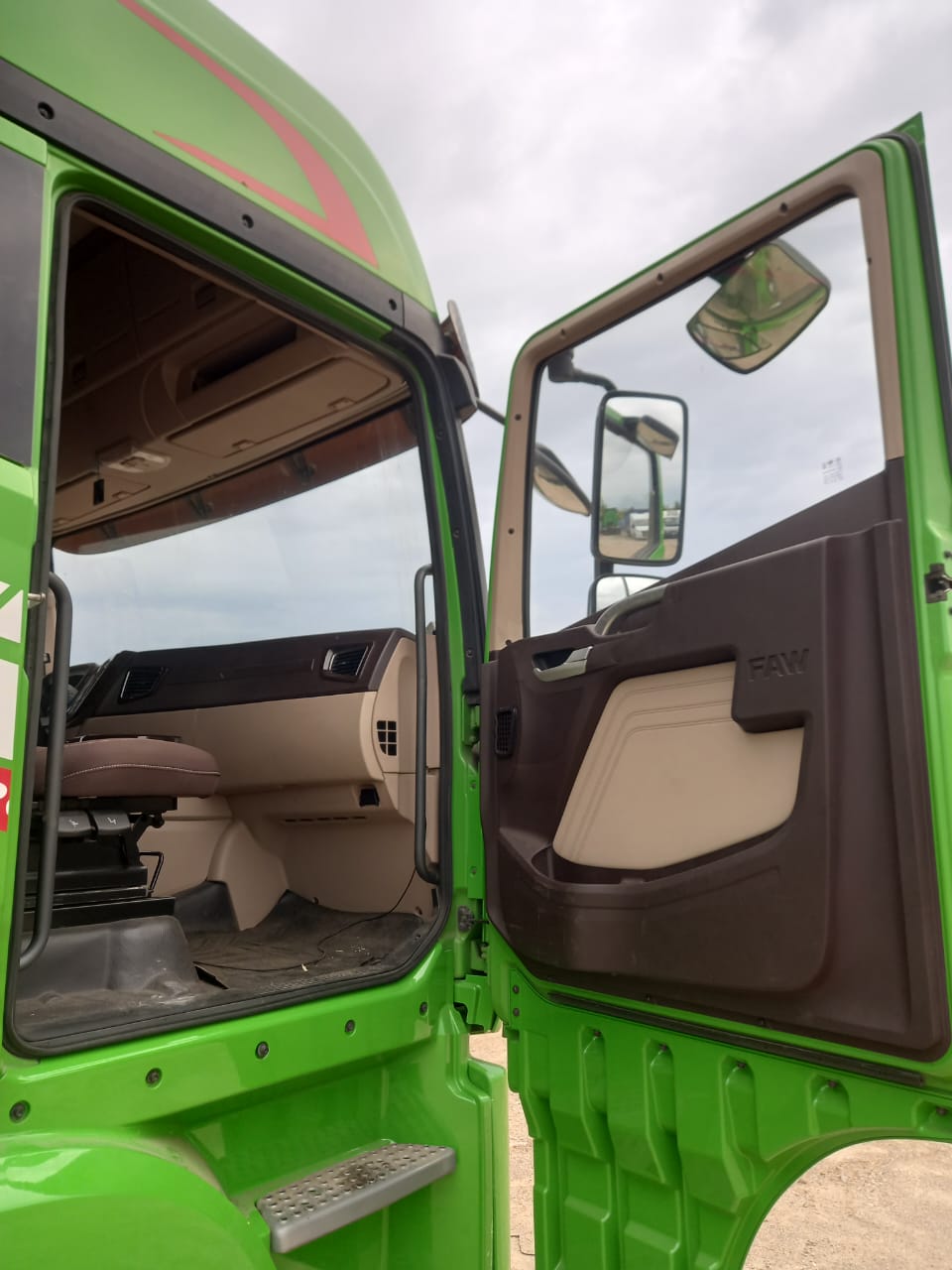 FAW JH6 6x4 Седельный тягач 2023 г. - фото 5