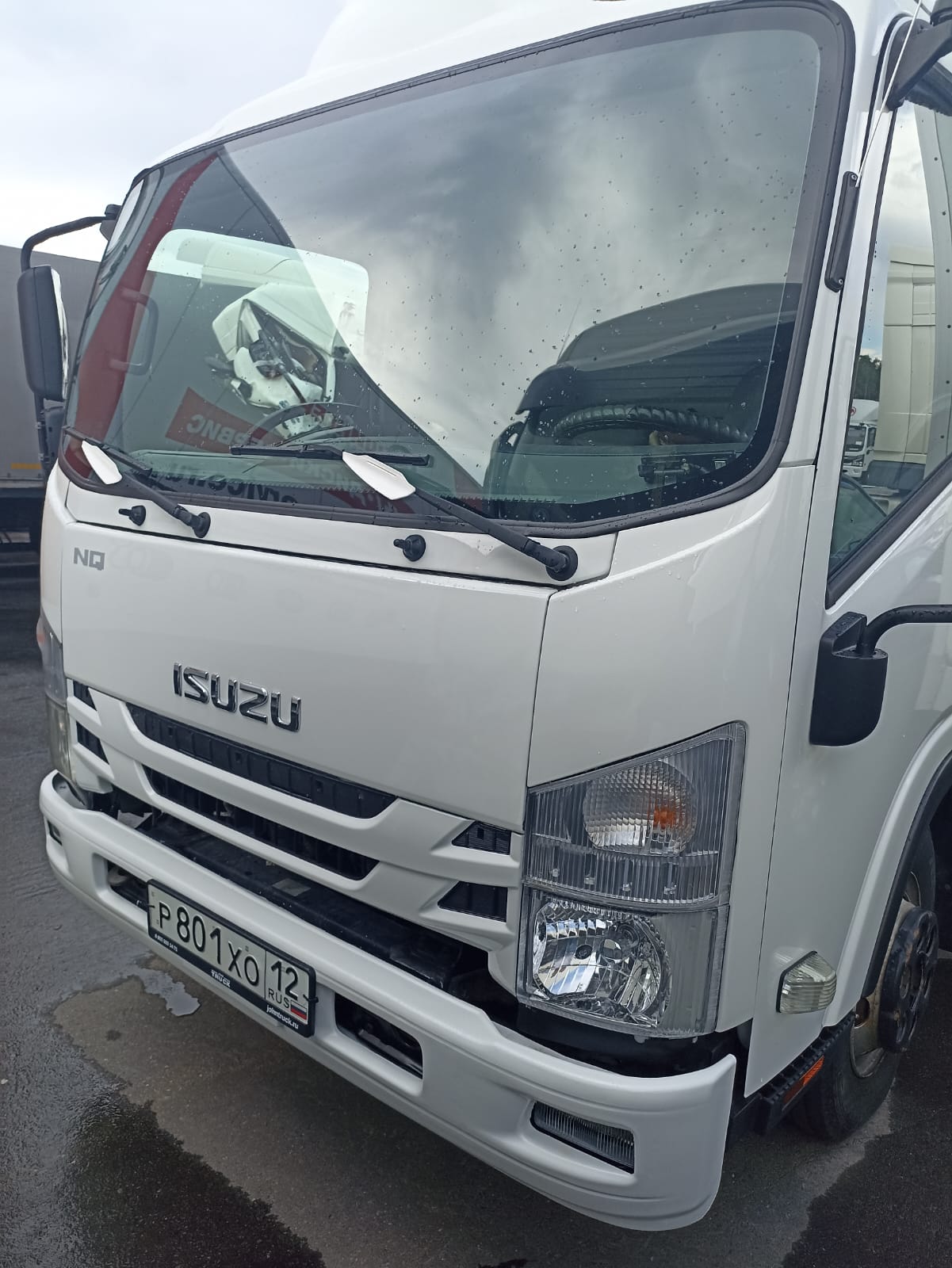 РусТрак 4389U* на шасси Isuzu ELF 9.5 (NQR) Изотермический/рефрижератор 2019 г.
