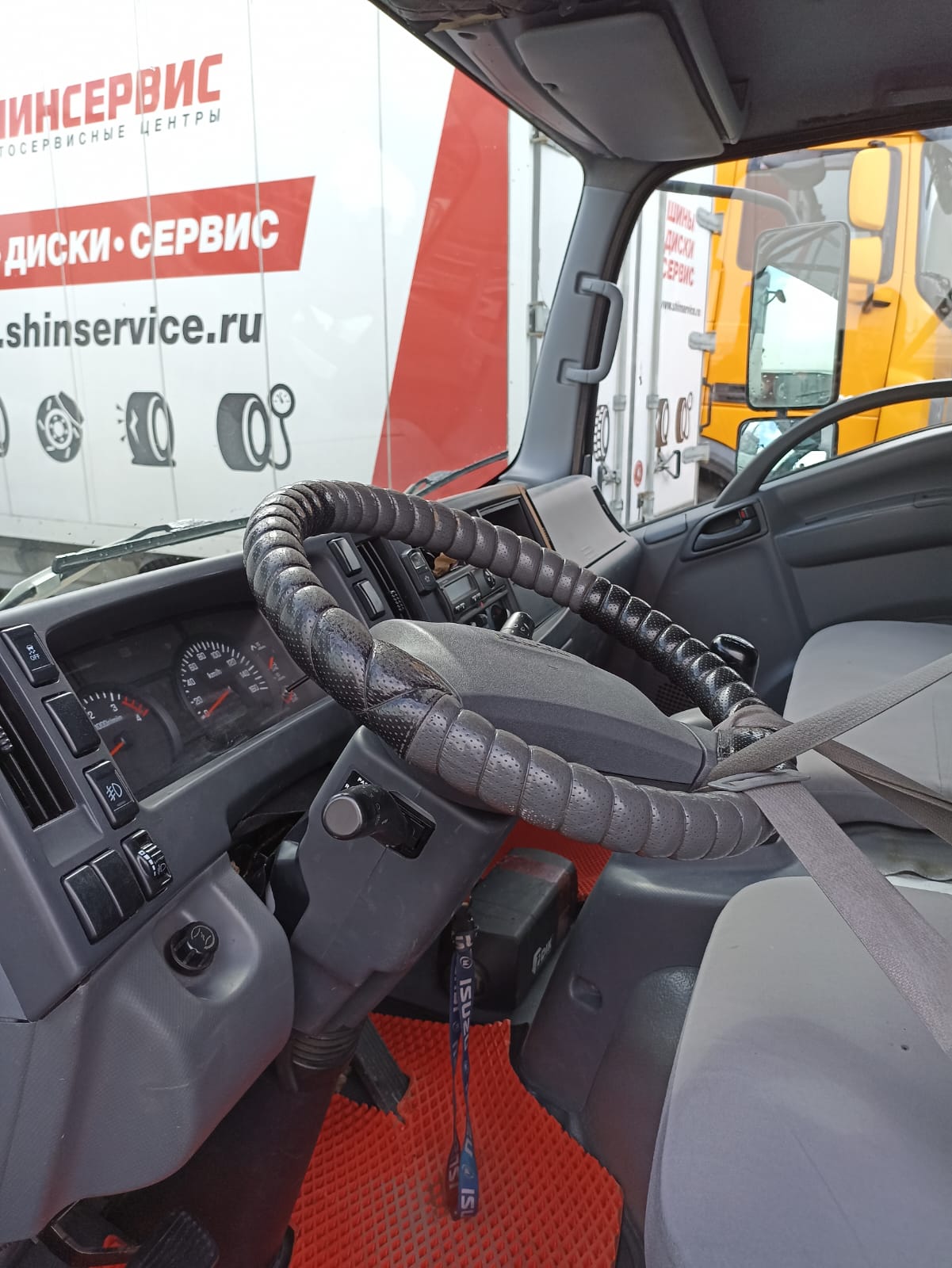 РусТрак 4389U* на шасси Isuzu ELF 9.5 (NQR) Изотермический/рефрижератор 2019 г. - фото 8