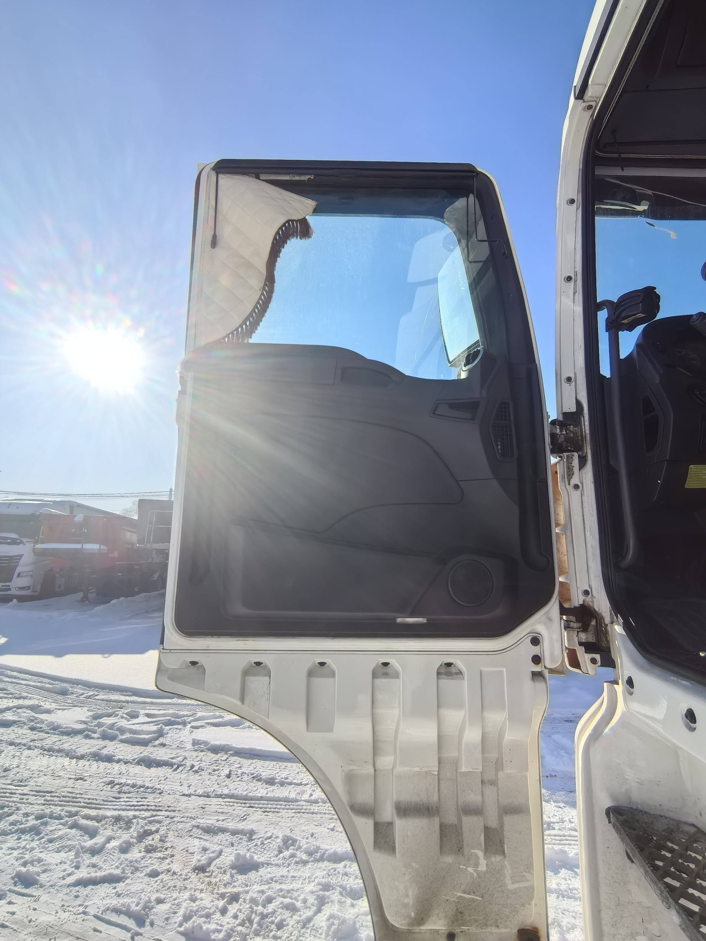 SITRAK C7H 4x2 Седельный тягач 2023 г. - фото 9