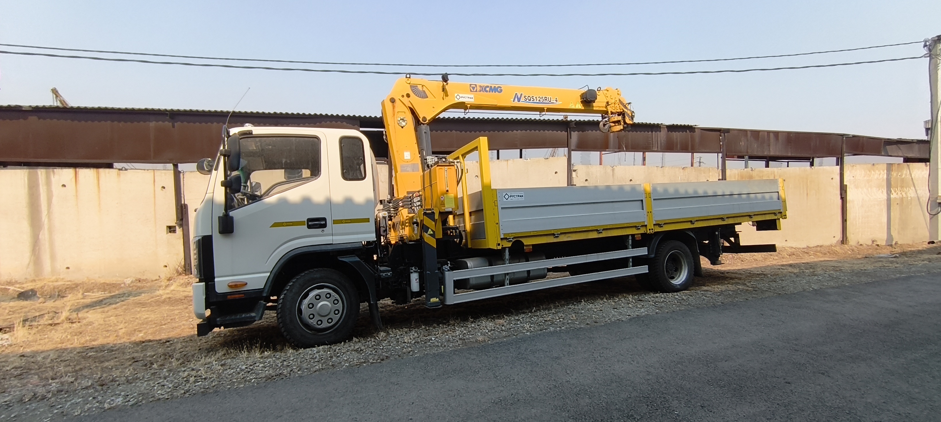 JAC N120 Бортовой с КМУ 2024 г. - фото 2