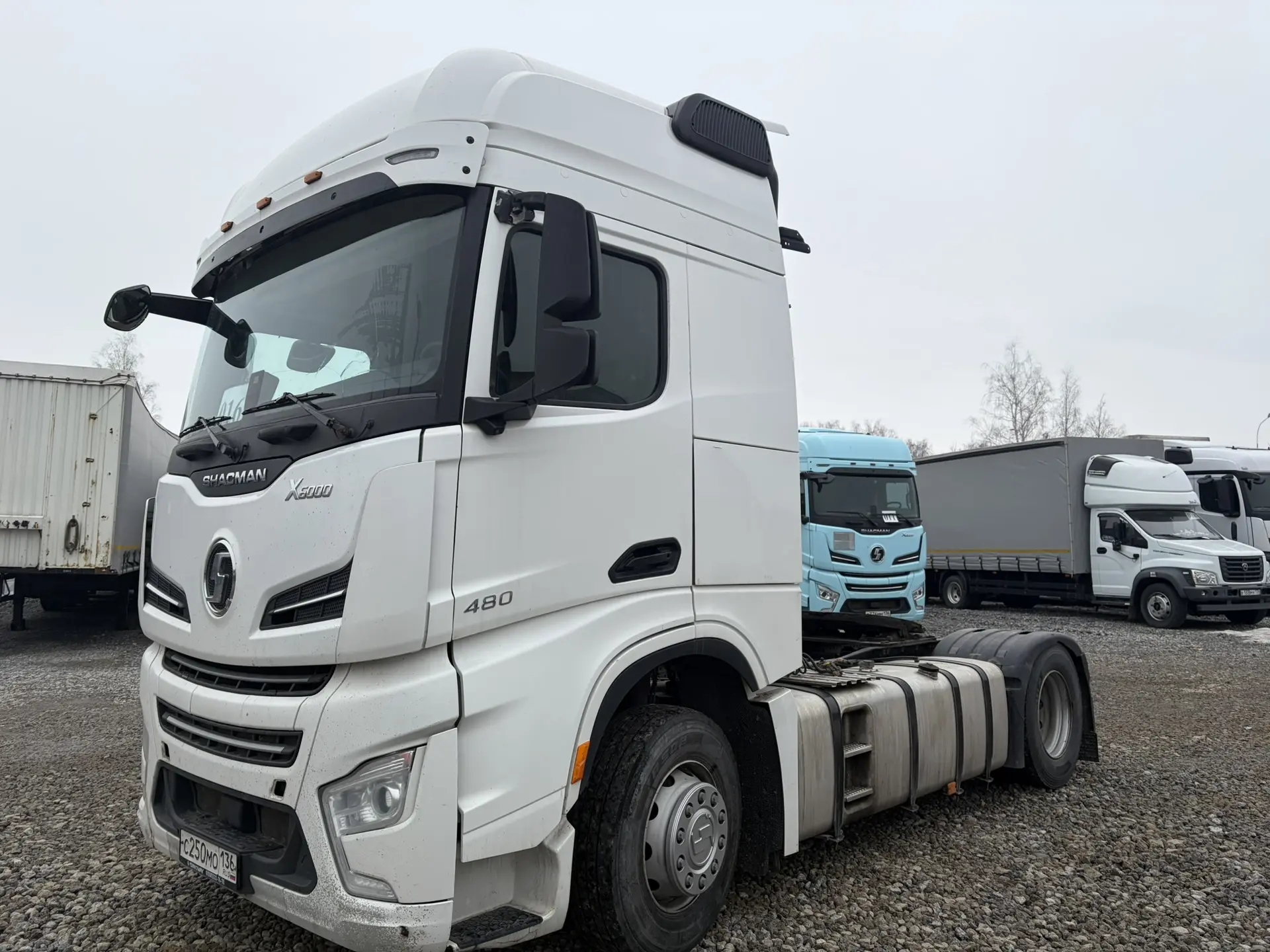 Shacman (Shaanxi) SX* 4x2 Седельный тягач 2022 г. - фото 3