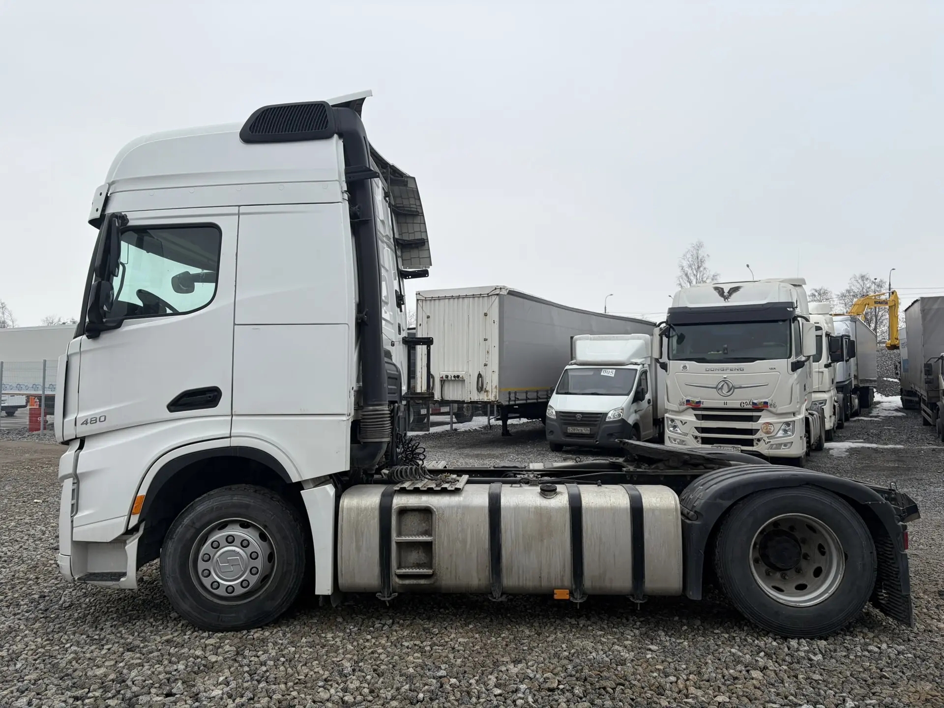 Shacman (Shaanxi) SX* 4x2 Седельный тягач 2022 г. - фото 5