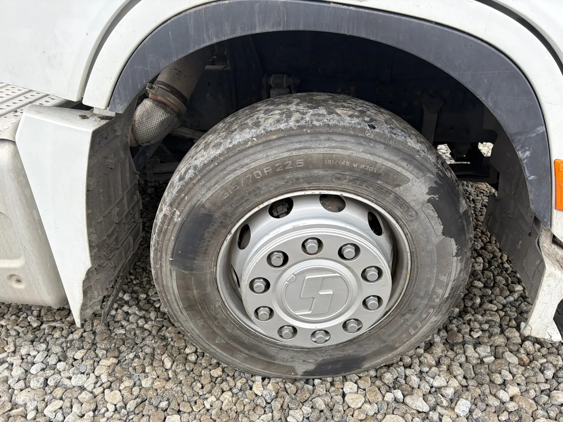 Shacman (Shaanxi) SX* 4x2 Седельный тягач 2022 г. - фото 9