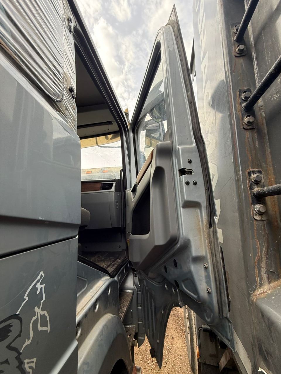 Shacman (Shaanxi) SX* 8x4 Самосвал 2024 г. - фото 7