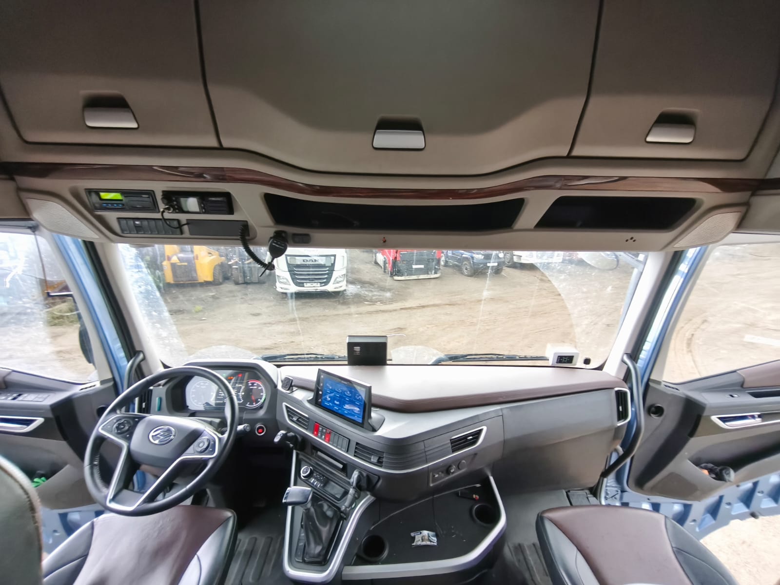 HONGYAN 908 4x2 Седельный тягач 2023 г. - фото 7