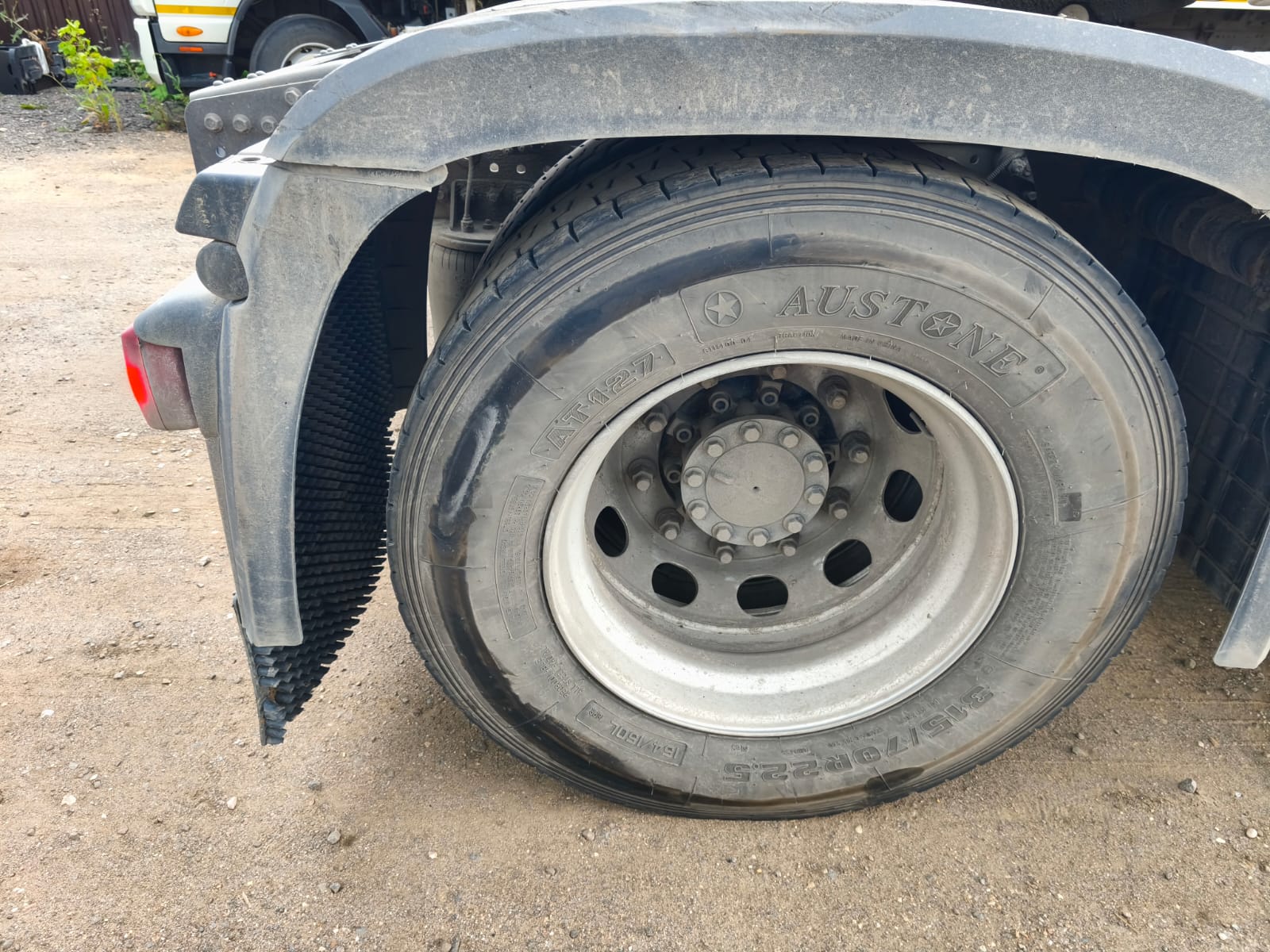 HONGYAN 908 4x2 Седельный тягач 2023 г. - фото 10