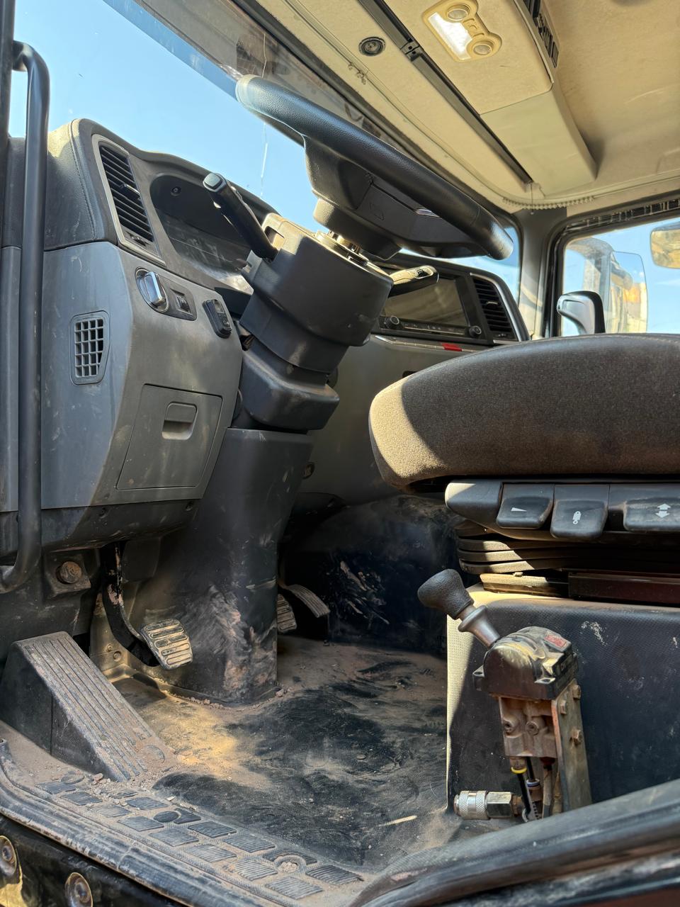 Shacman (Shaanxi) SX* 8x4 Самосвал 2023 г. - фото 8