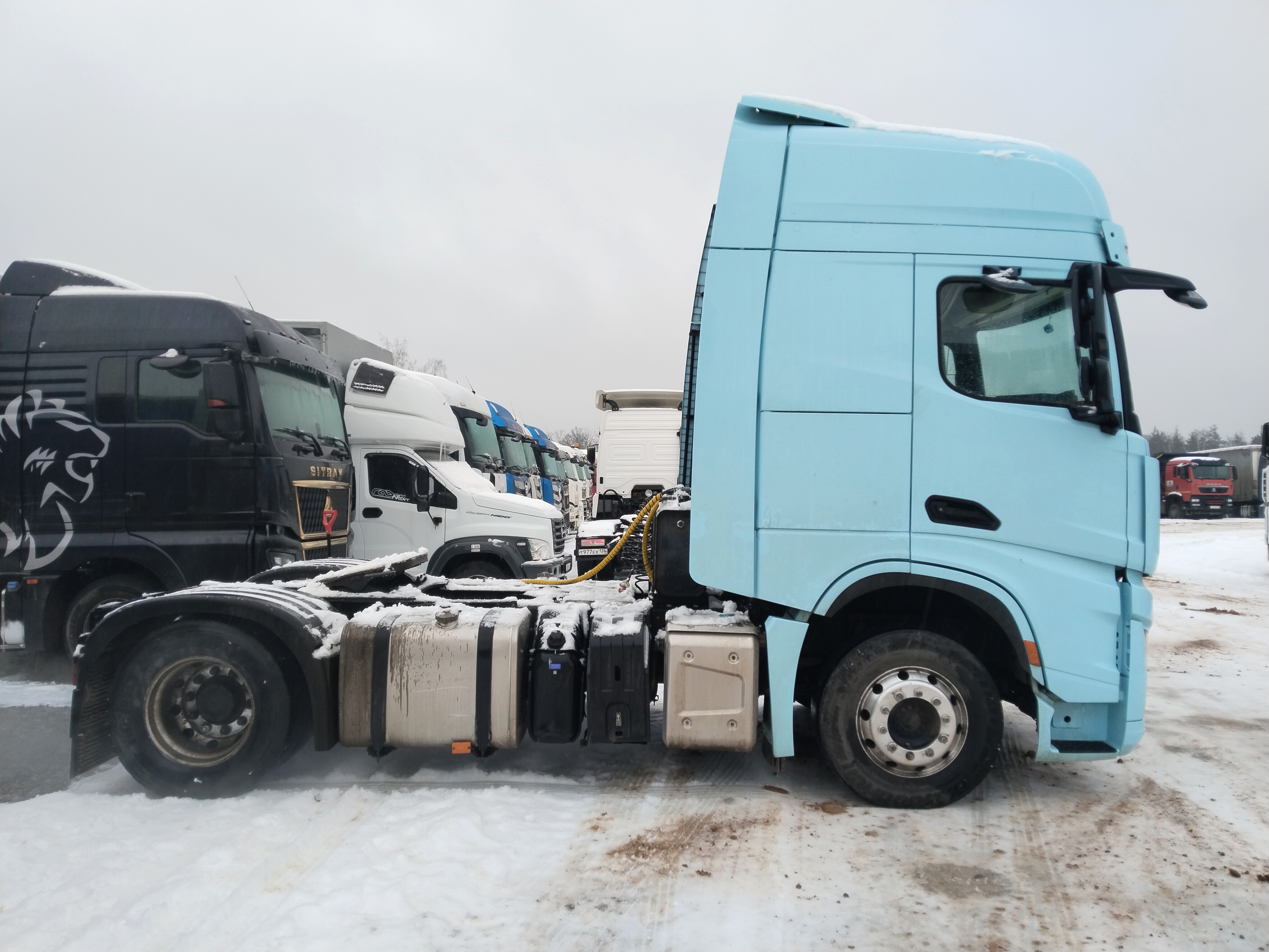 Shacman (Shaanxi) SX* 4x2 Седельный тягач 2023 г. - фото 4