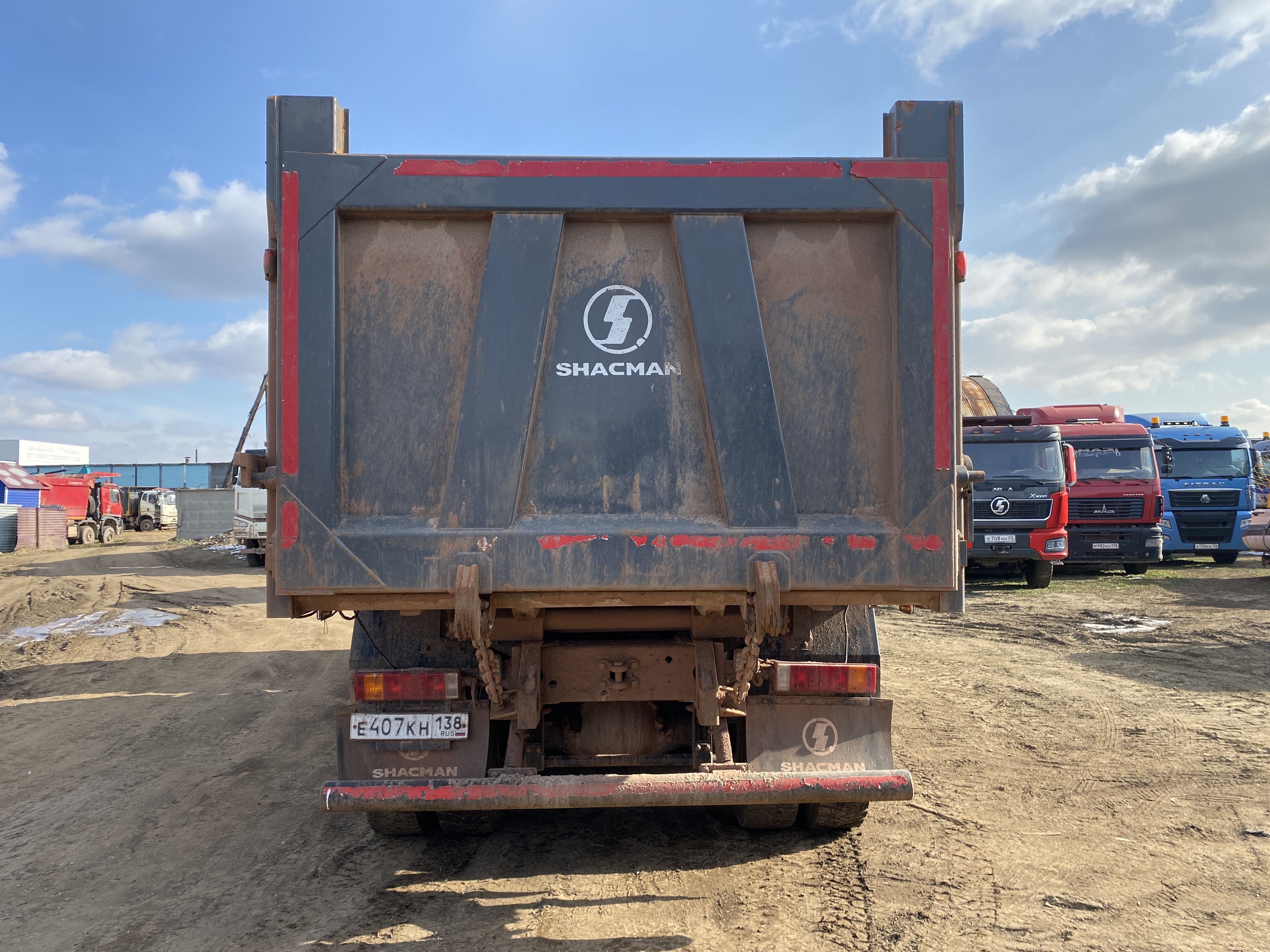 Shacman (Shaanxi) SX* 6x4 Седельный тягач 2023 г. - фото 8