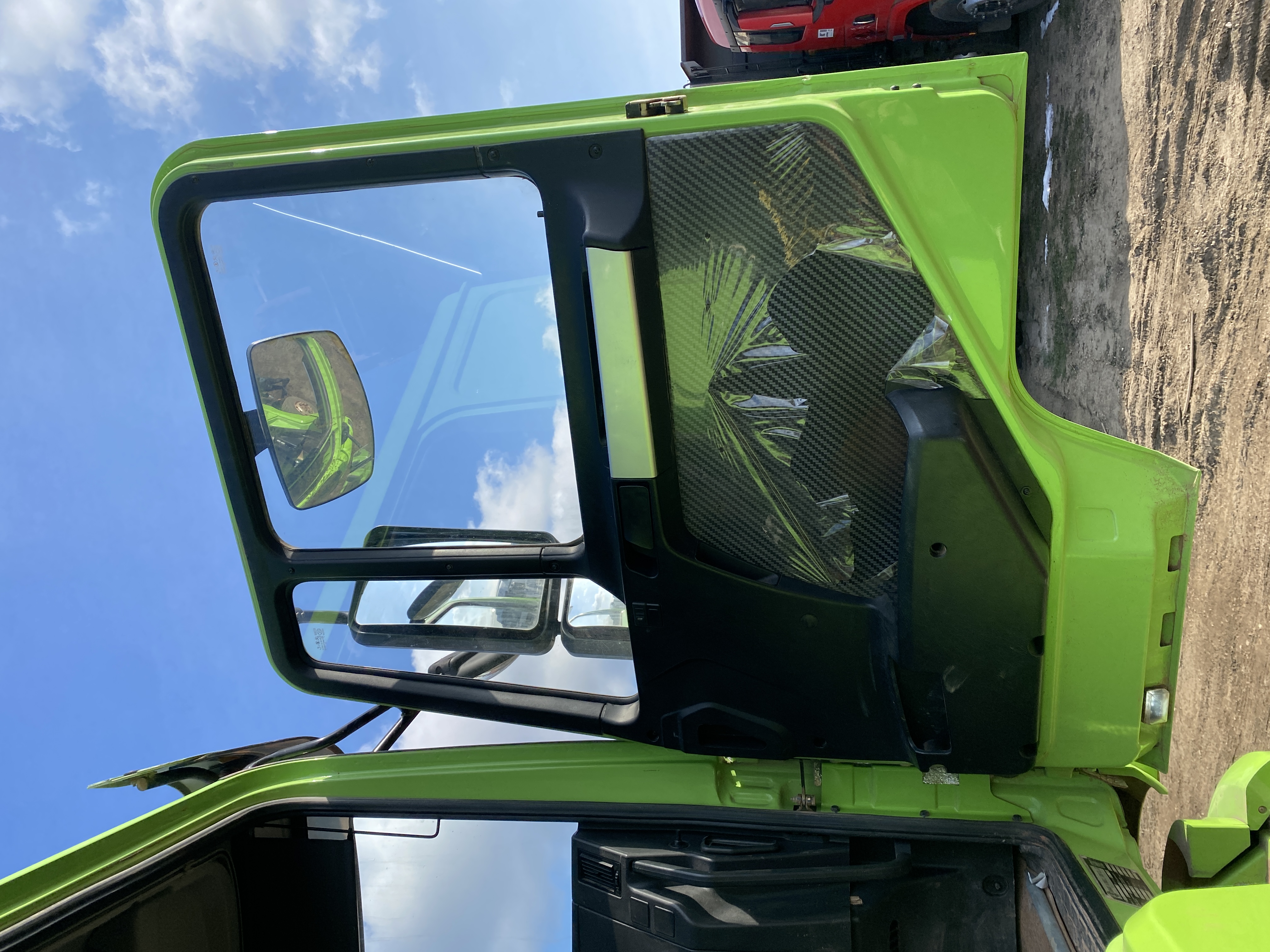 Shacman (Shaanxi) SX* 6x4 Седельный тягач 2023 г. - фото 10