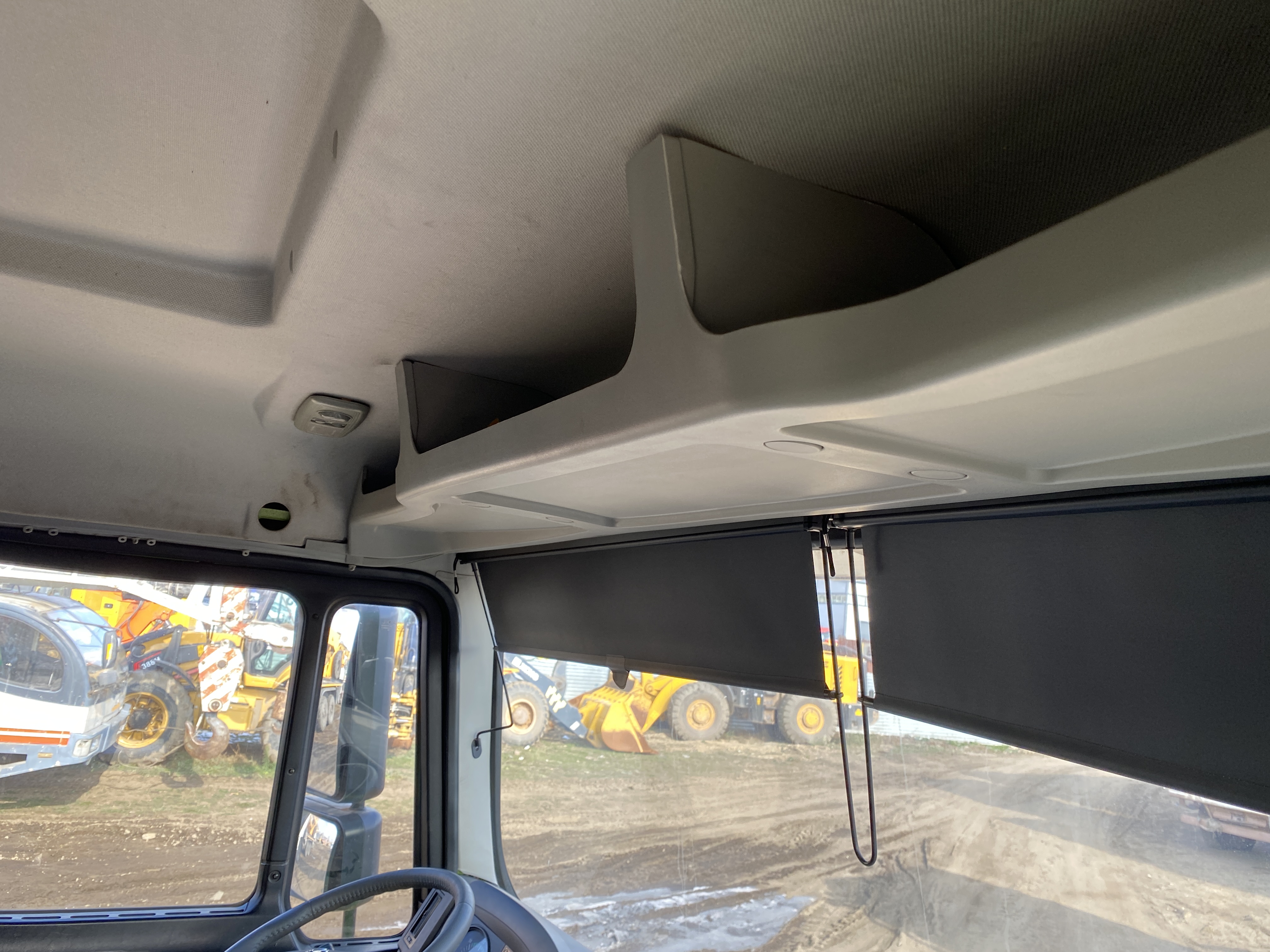 Shacman (Shaanxi) SX* 6x4 Седельный тягач 2023 г. - фото 13