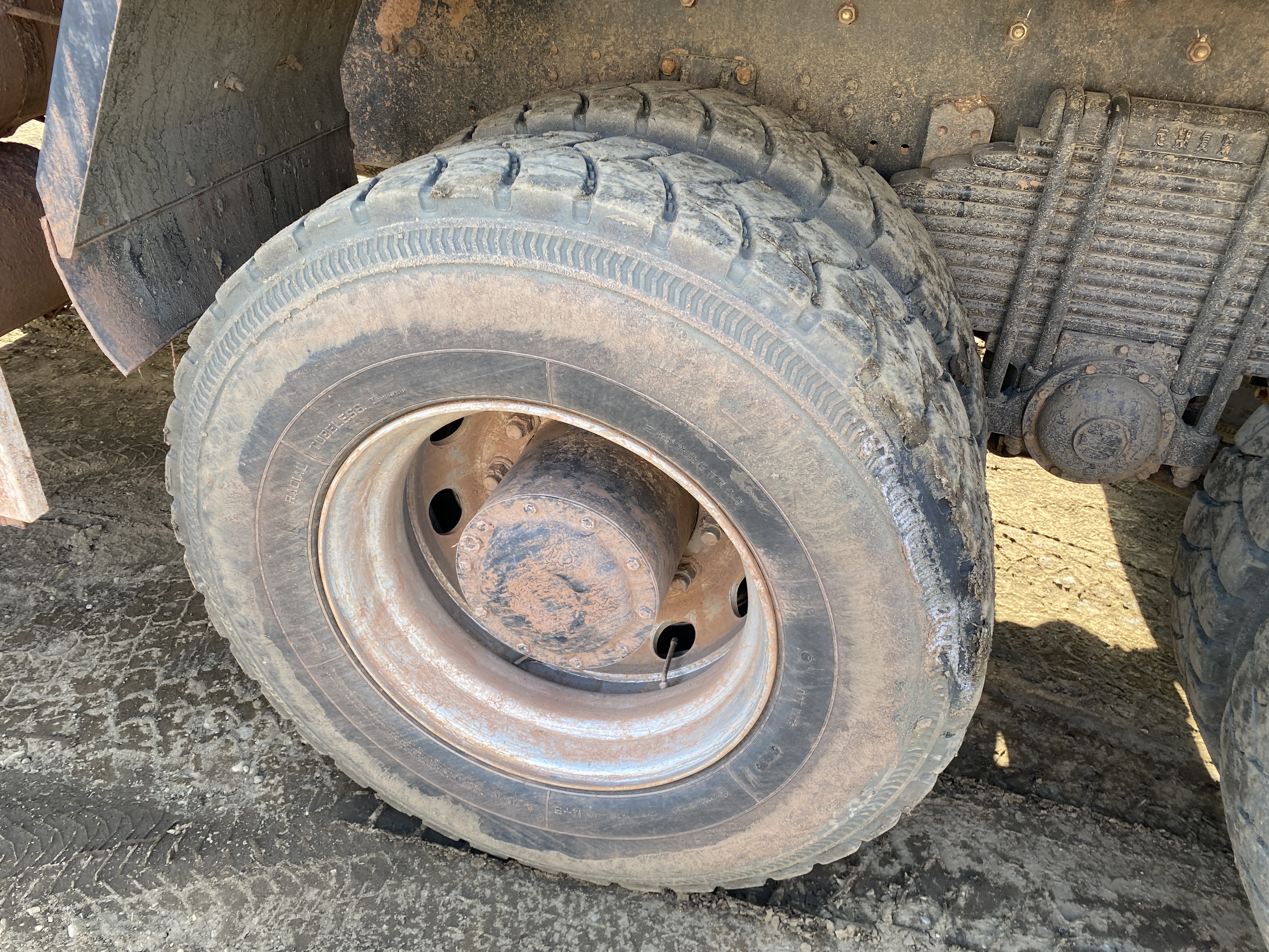 Shacman (Shaanxi) SX* 6x4 Седельный тягач 2023 г. - фото 16