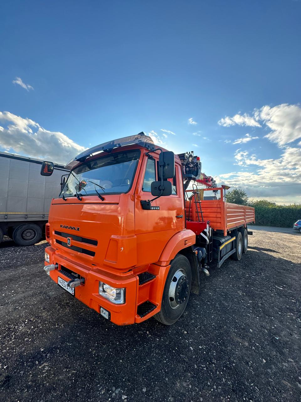 КамАЗ 65115 6x4 Бортовой с КМУ 2024 г. - фото 2