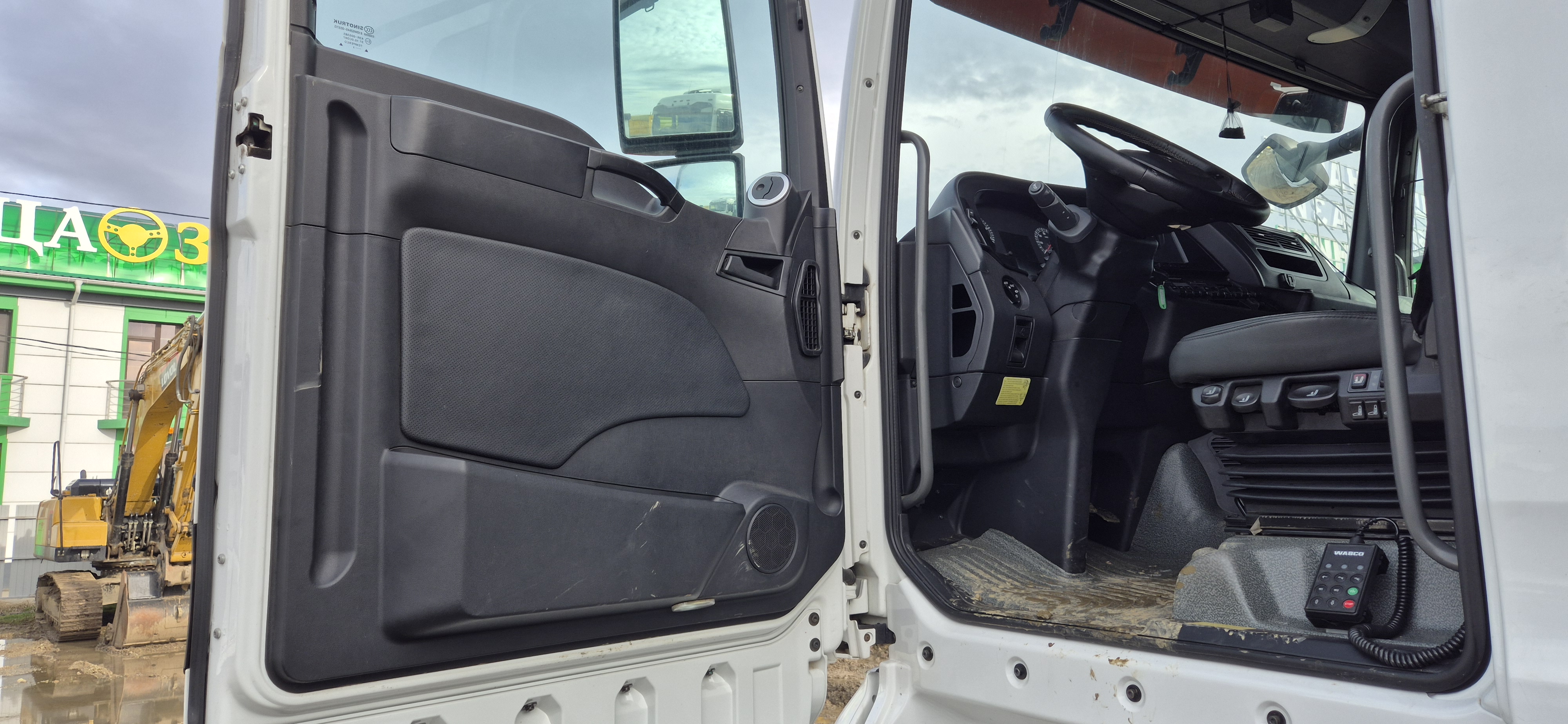 SITRAK C7H 4x2 Седельный тягач 2023 г. - фото 9