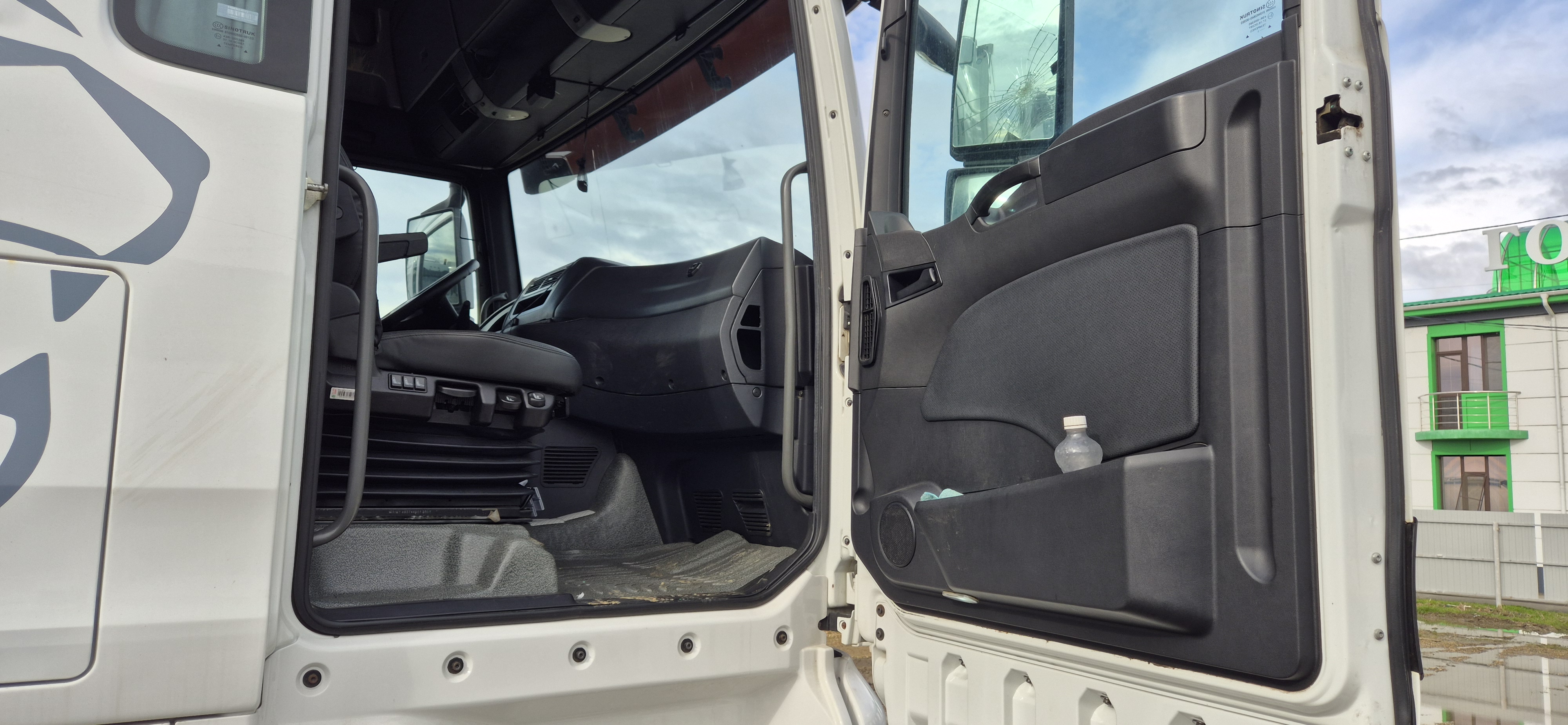 SITRAK C7H 4x2 Седельный тягач 2023 г. - фото 11