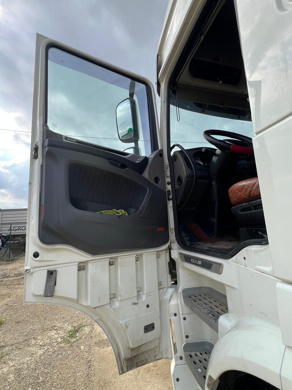 DAF XF 4x2 Седельный тягач 2020 г. - фото 11