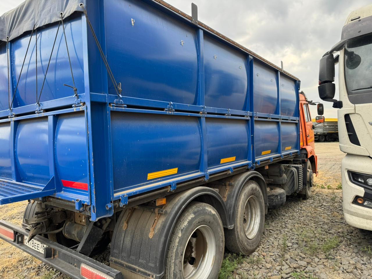 МАШИНО-ДЕТАЛЬ 5339* на шасси КамАЗ 65115 6x4 Зерновоз 2021 г. - фото 4