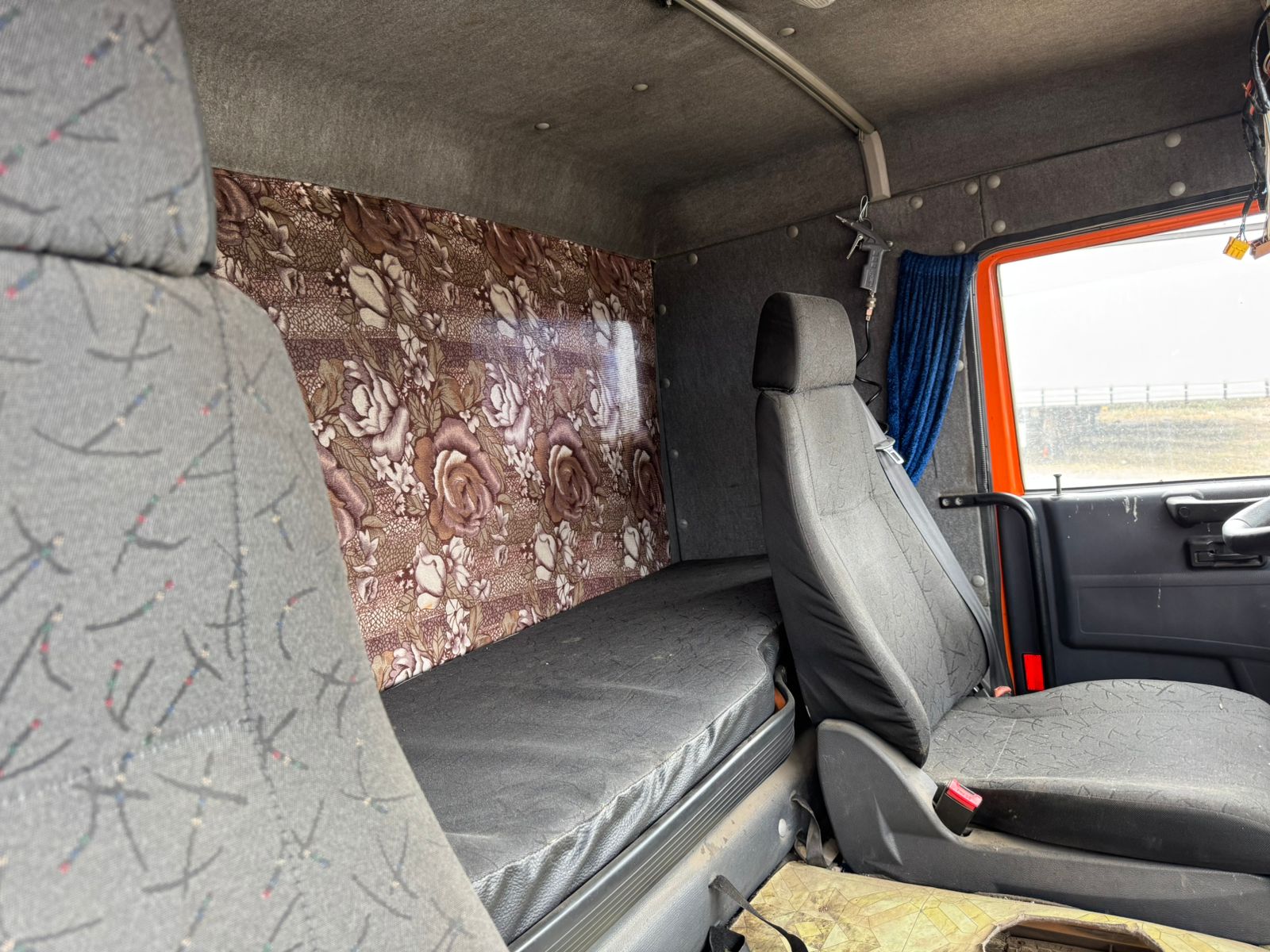 МАШИНО-ДЕТАЛЬ 5339* на шасси КамАЗ 65115 6x4 Зерновоз 2021 г. - фото 6