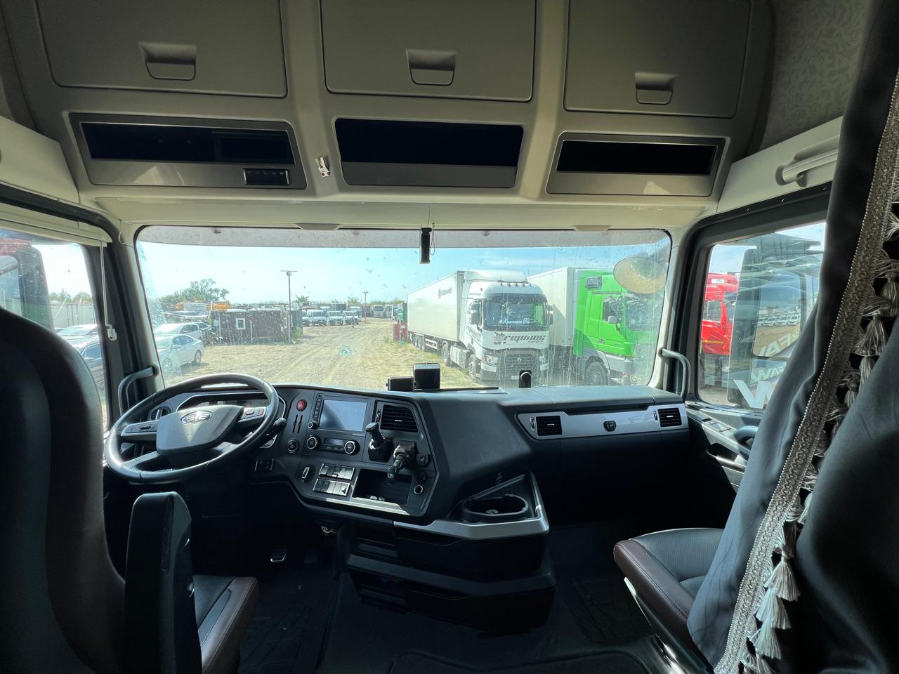 FAW J7 4x2 Седельный тягач 2023 г. - фото 11