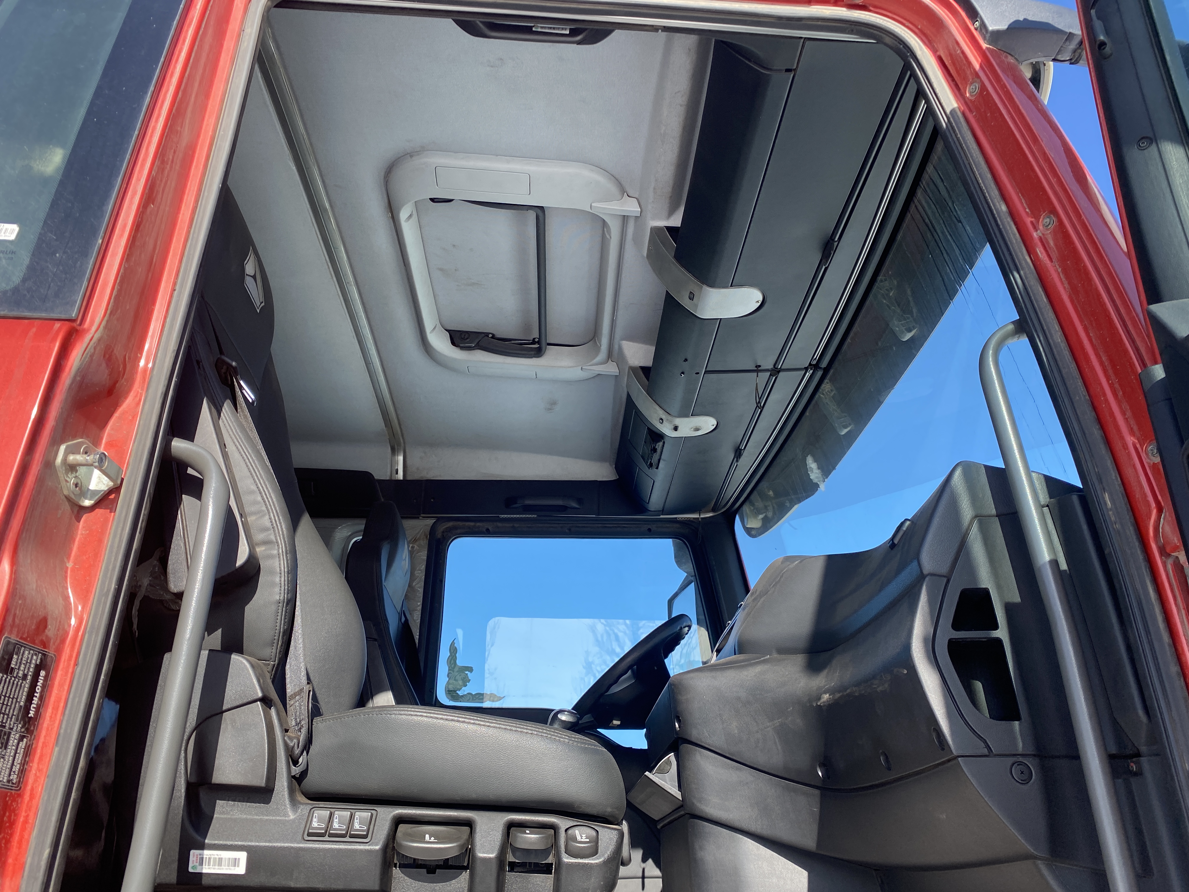 SITRAK C7H 8x4 Самосвал 2023 г. - фото 12