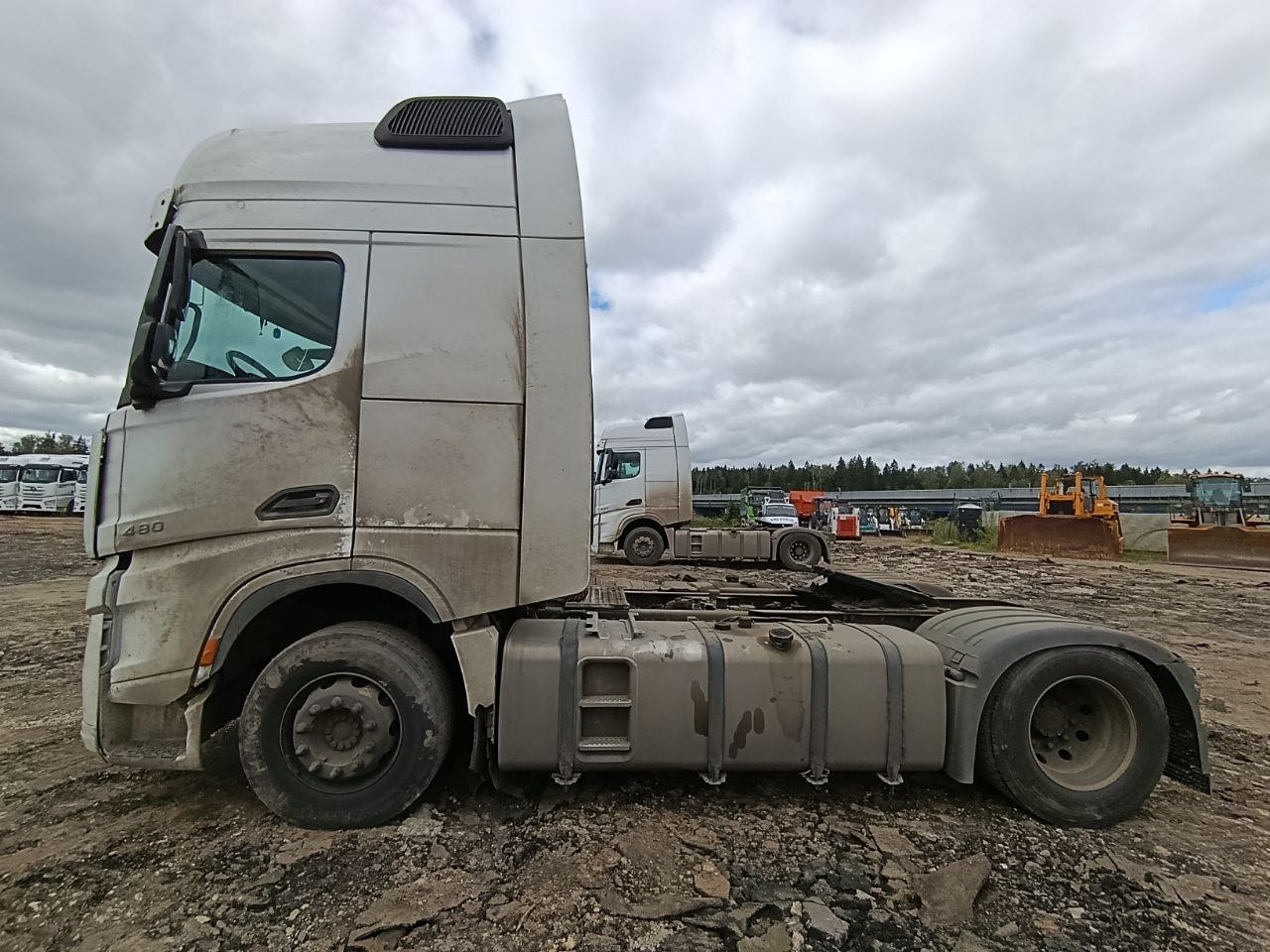 Shacman (Shaanxi) SX* 4x2 Седельный тягач 2023 г. - фото 5