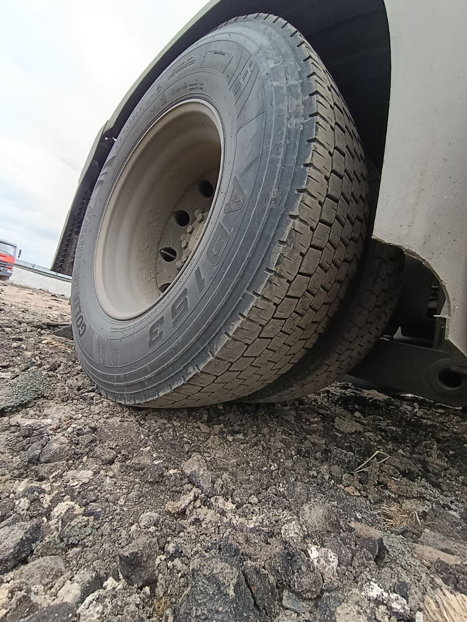 Shacman (Shaanxi) SX* 4x2 Седельный тягач 2023 г. - фото 12