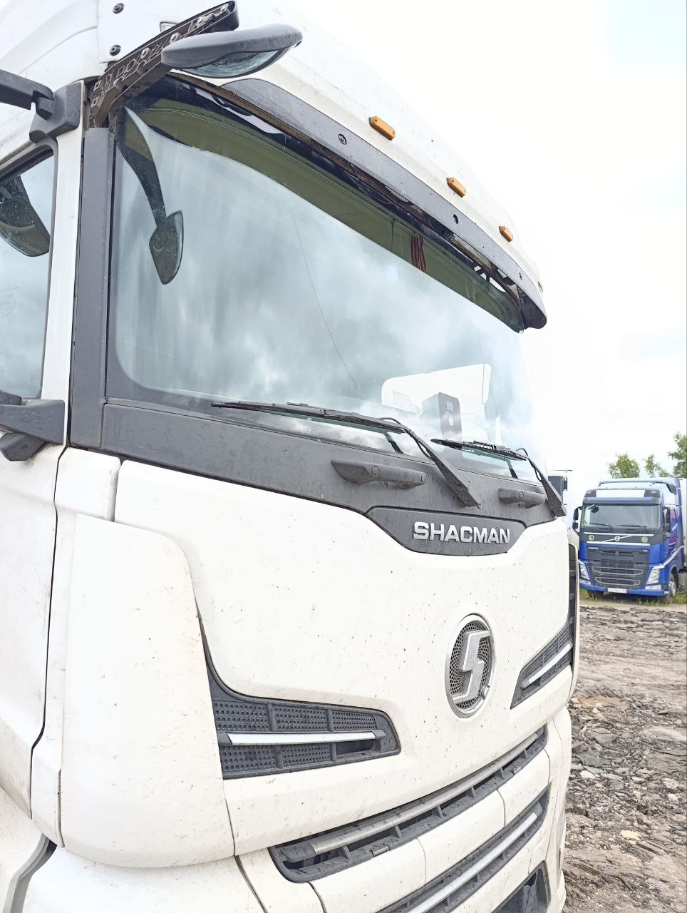 Shacman (Shaanxi) SX* 4x2 Седельный тягач 2023 г. - фото 16
