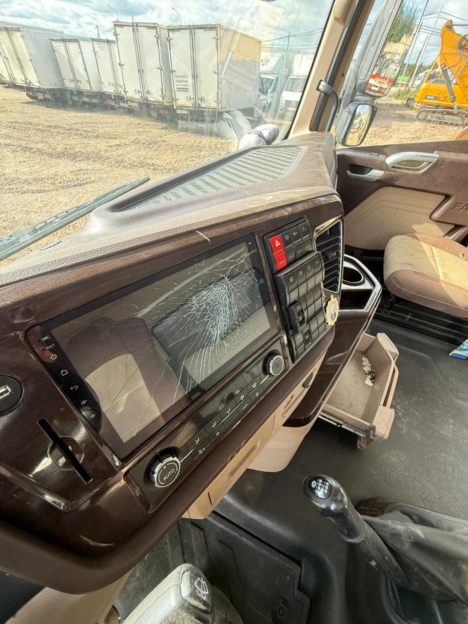 FAW JH6 6x4 Седельный тягач 2023 г. - фото 9