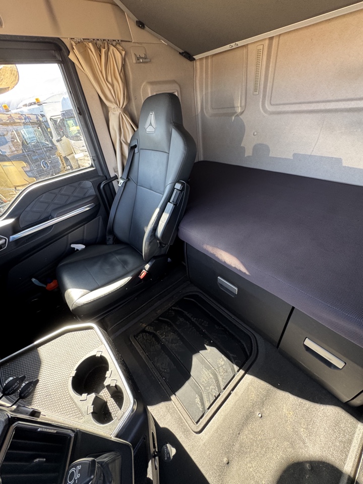 SITRAK C7H MAX 4x2 Седельный тягач 2024 г. - фото 8