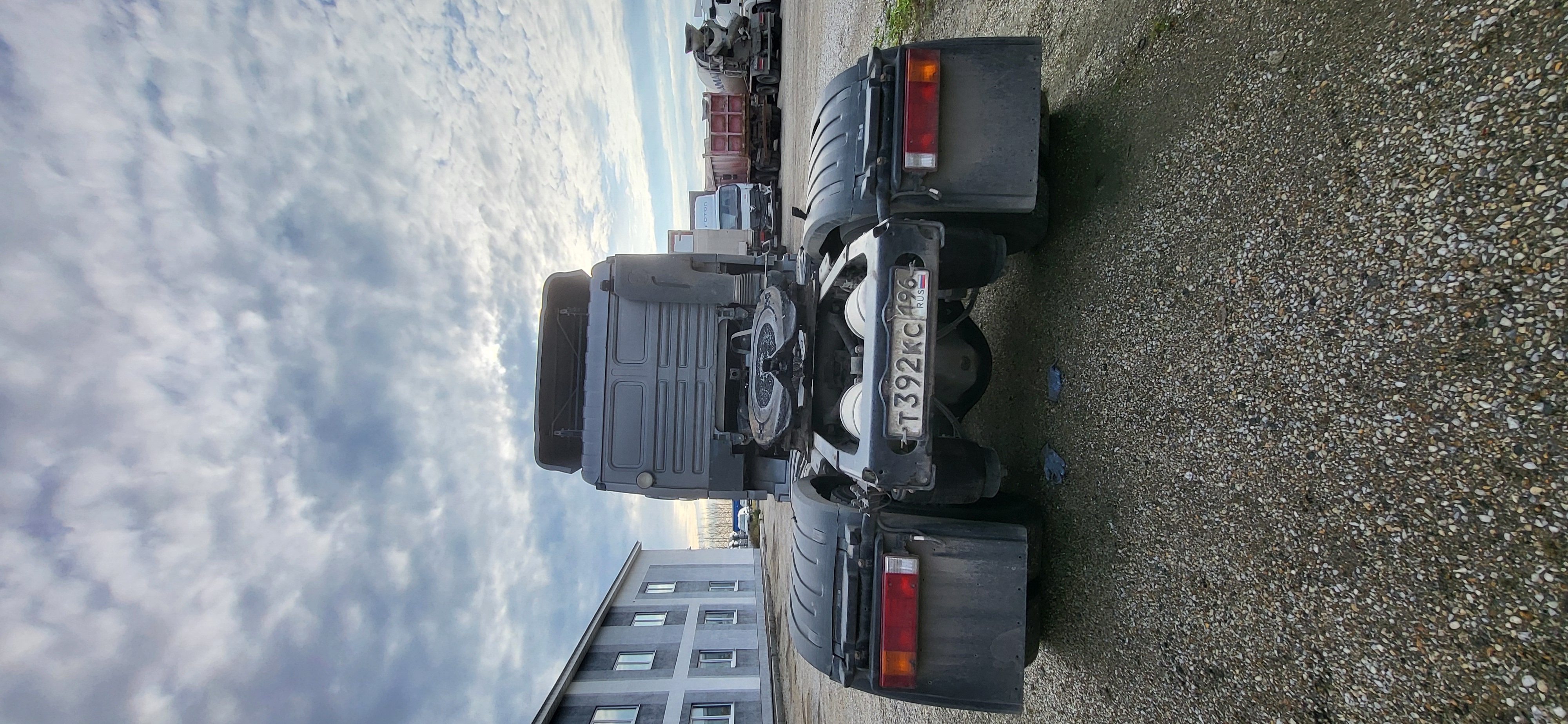 Shacman (Shaanxi) SX* 4x2 Седельный тягач 2023 г. - фото 11