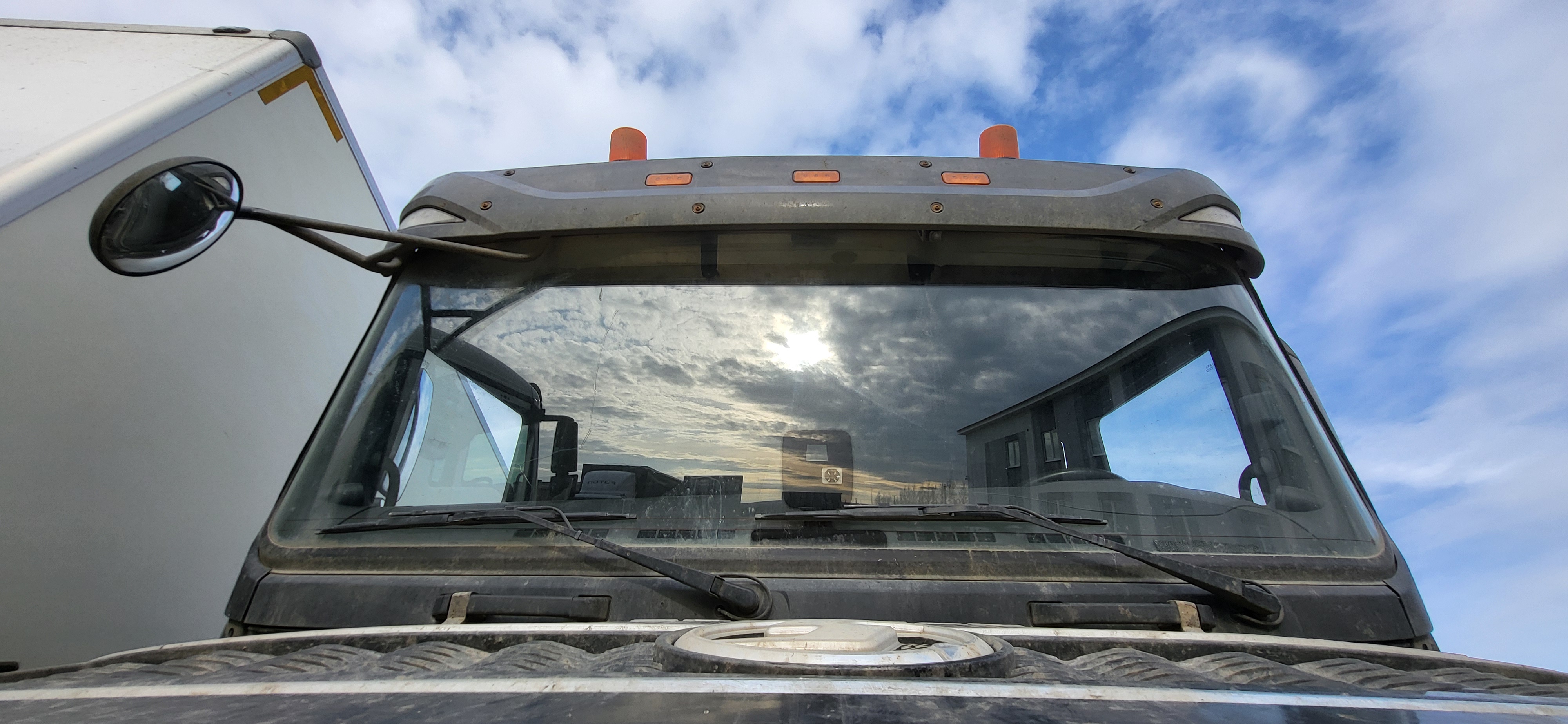 Shacman (Shaanxi) SX* 4x2 Седельный тягач 2023 г. - фото 12