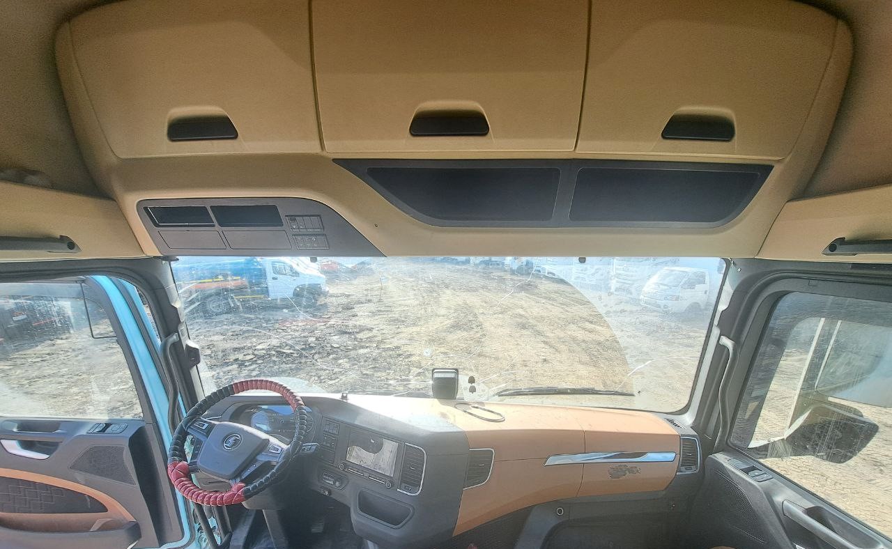 Shacman (Shaanxi) SX* 4x2 Седельный тягач 2023 г. - фото 9