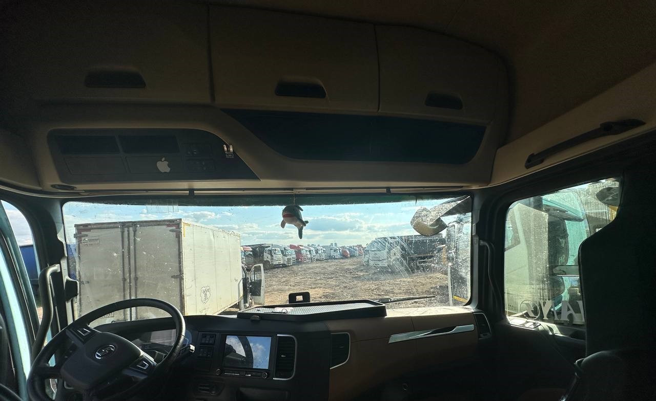 Shacman (Shaanxi) SX* 4x2 Седельный тягач 2023 г. - фото 10