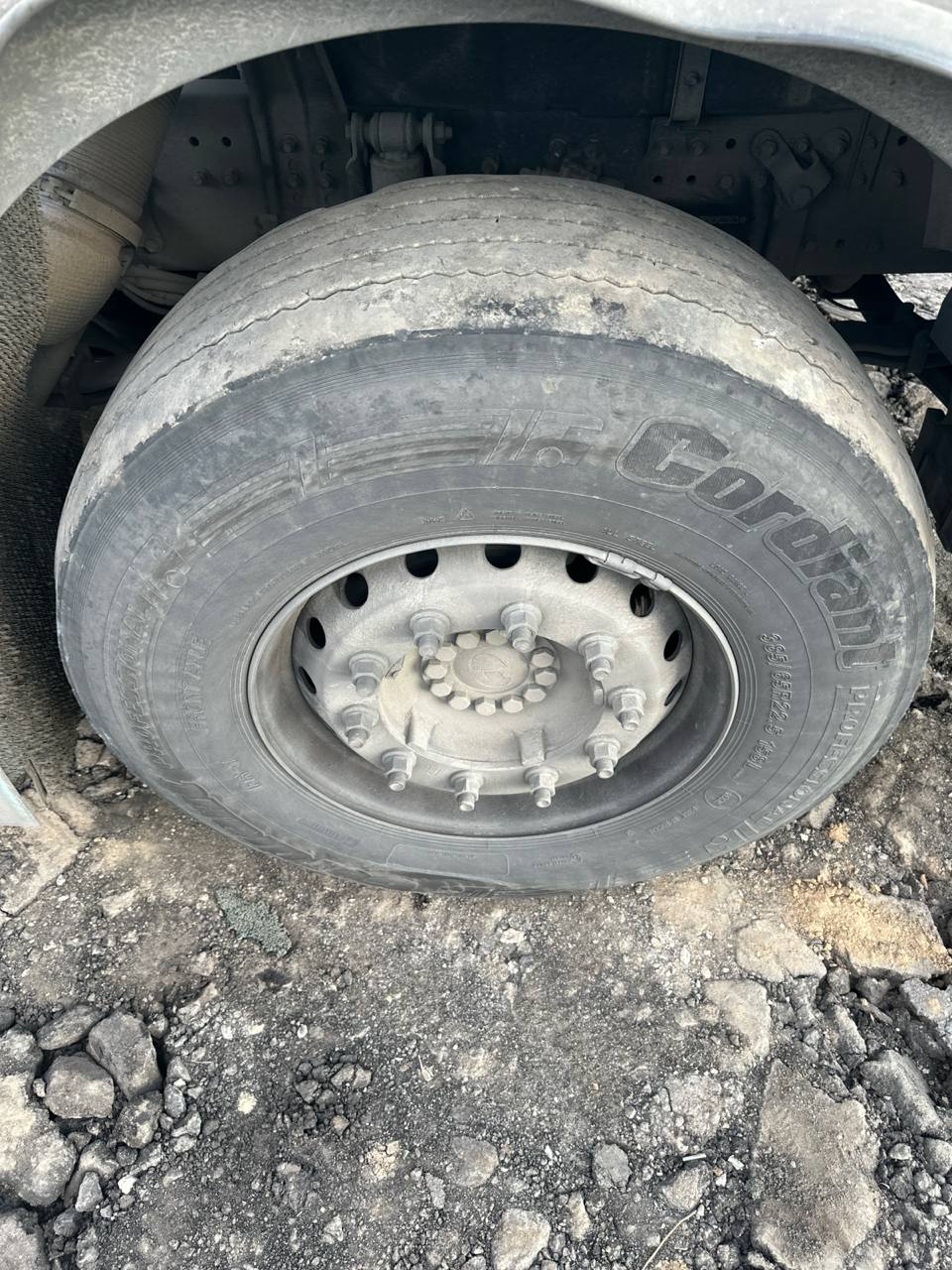 Shacman (Shaanxi) SX* 4x2 Седельный тягач 2023 г. - фото 14