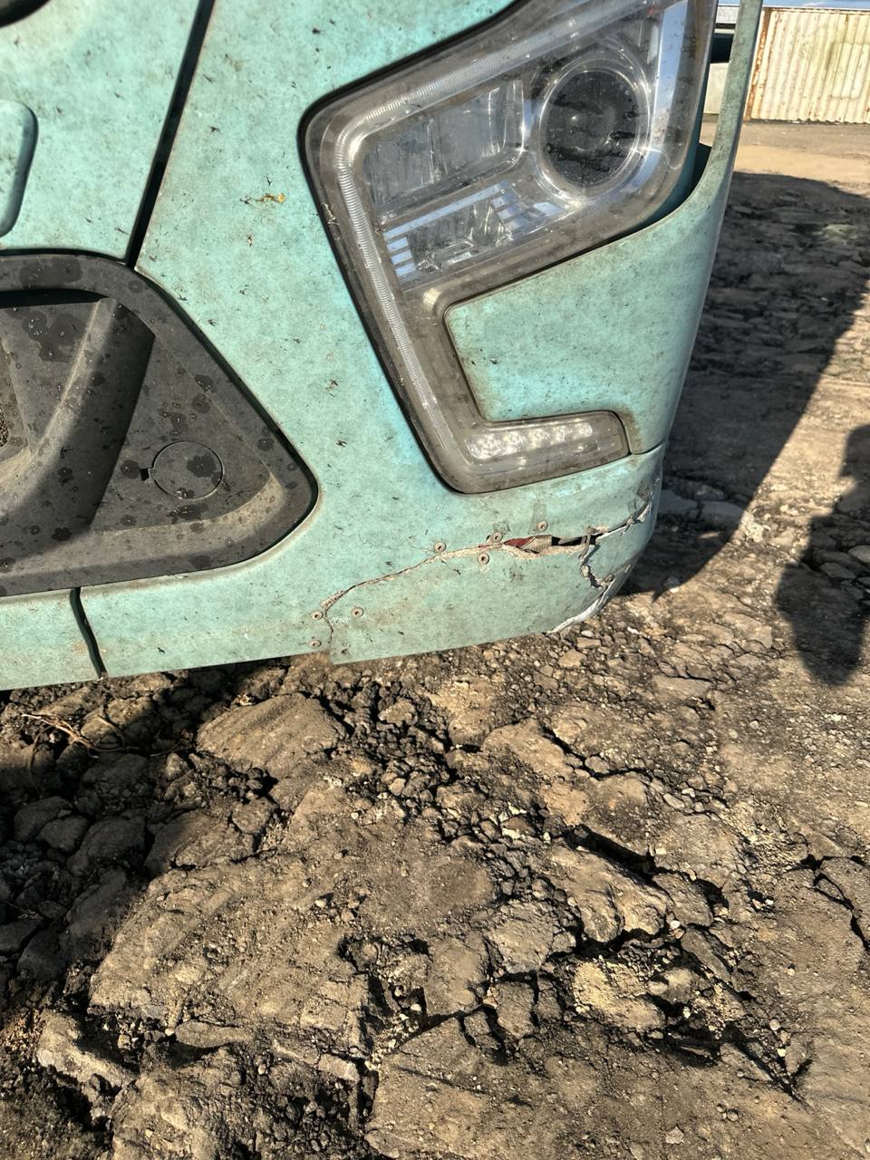 Shacman (Shaanxi) SX* 4x2 Седельный тягач 2023 г. - фото 18