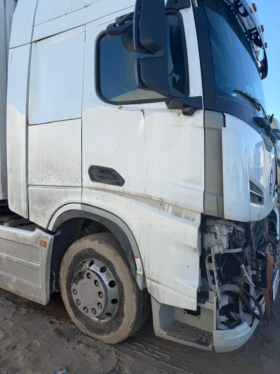 Shacman (Shaanxi) SX* 4x2 Седельный тягач 2023 г. - фото 5