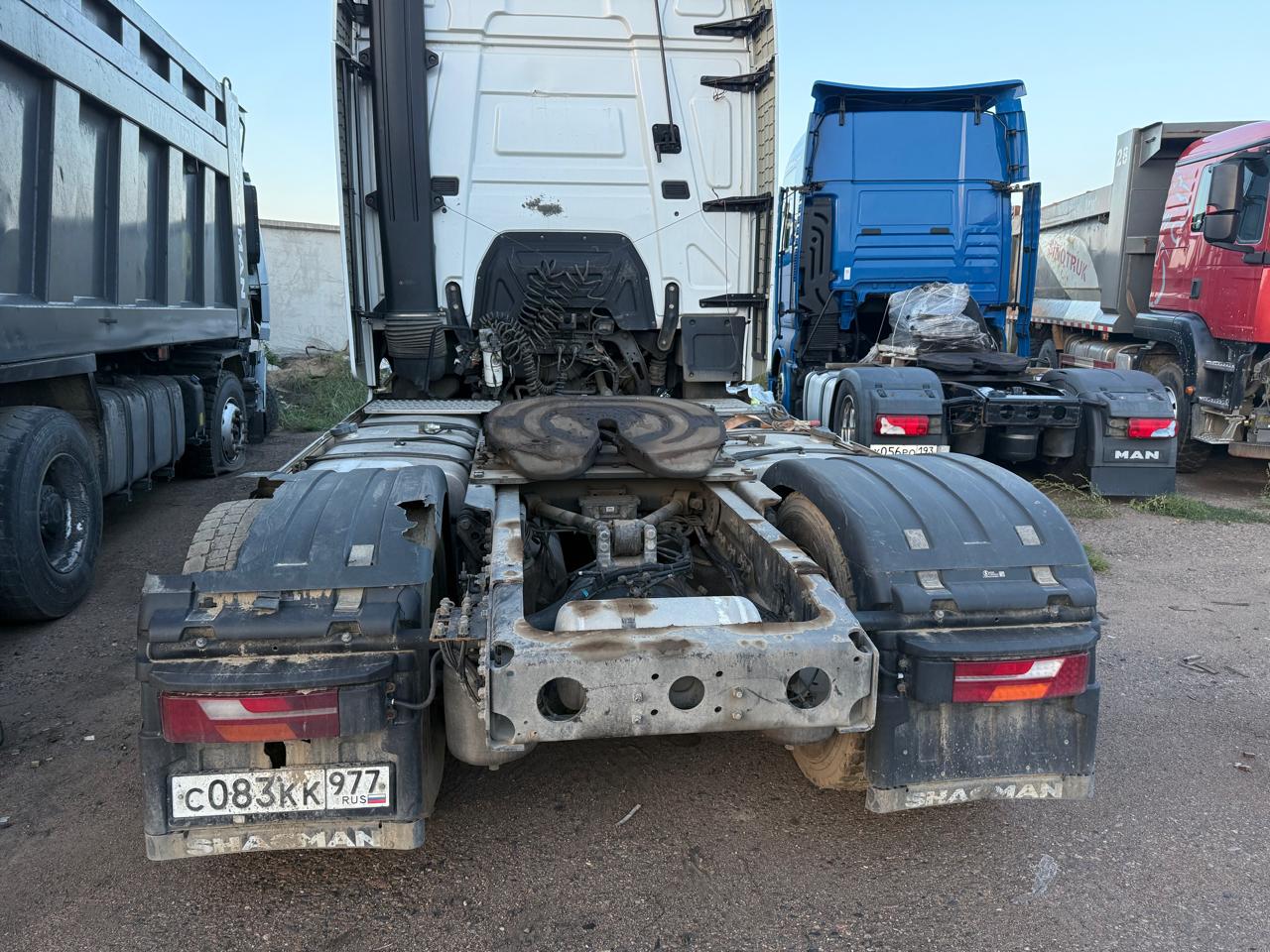 Shacman (Shaanxi) SX* 4x2 Седельный тягач 2023 г. - фото 8