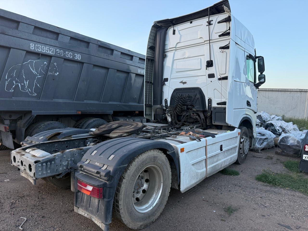 Shacman (Shaanxi) SX* 4x2 Седельный тягач 2023 г. - фото 10