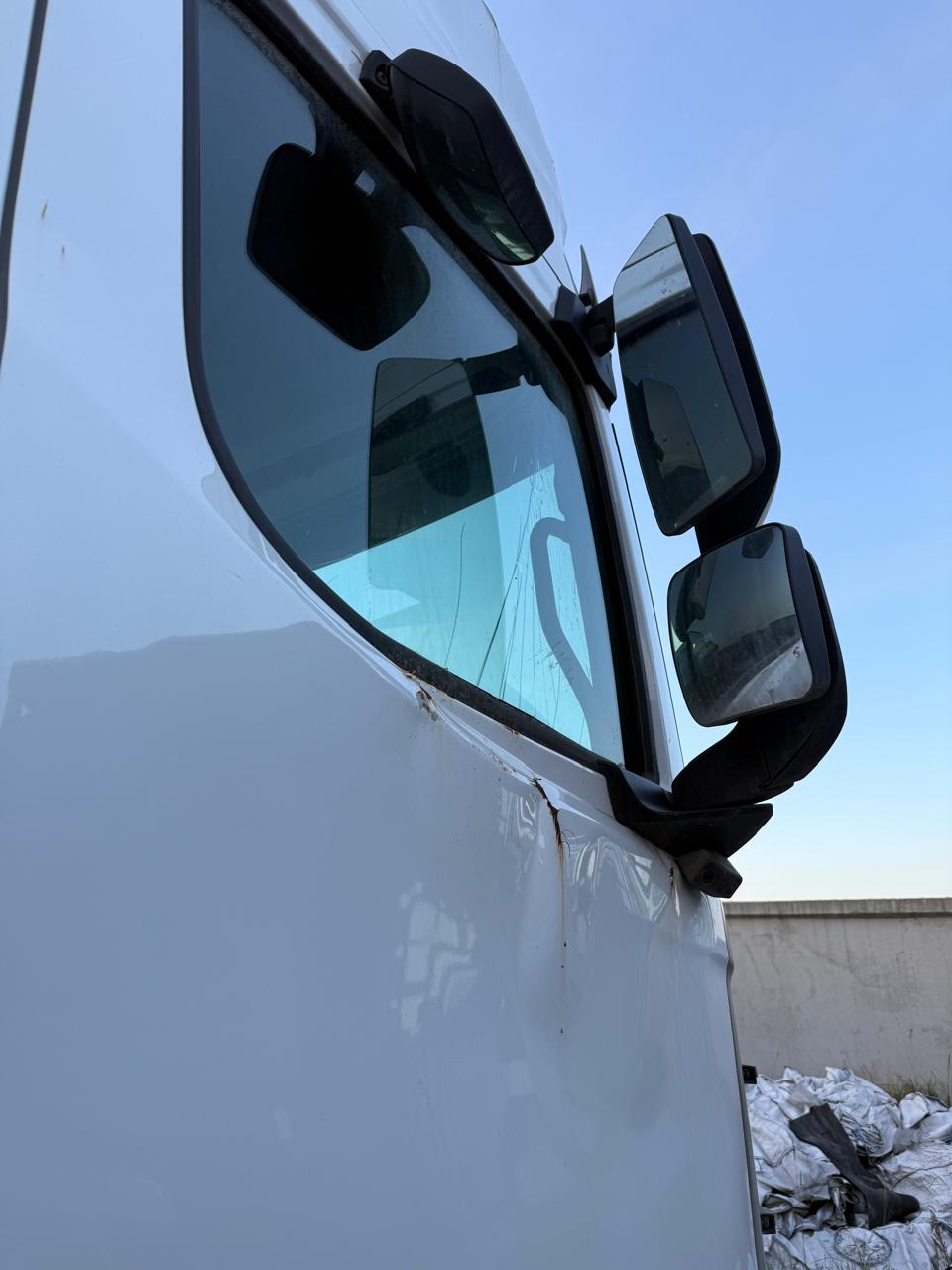 Shacman (Shaanxi) SX* 4x2 Седельный тягач 2023 г. - фото 20