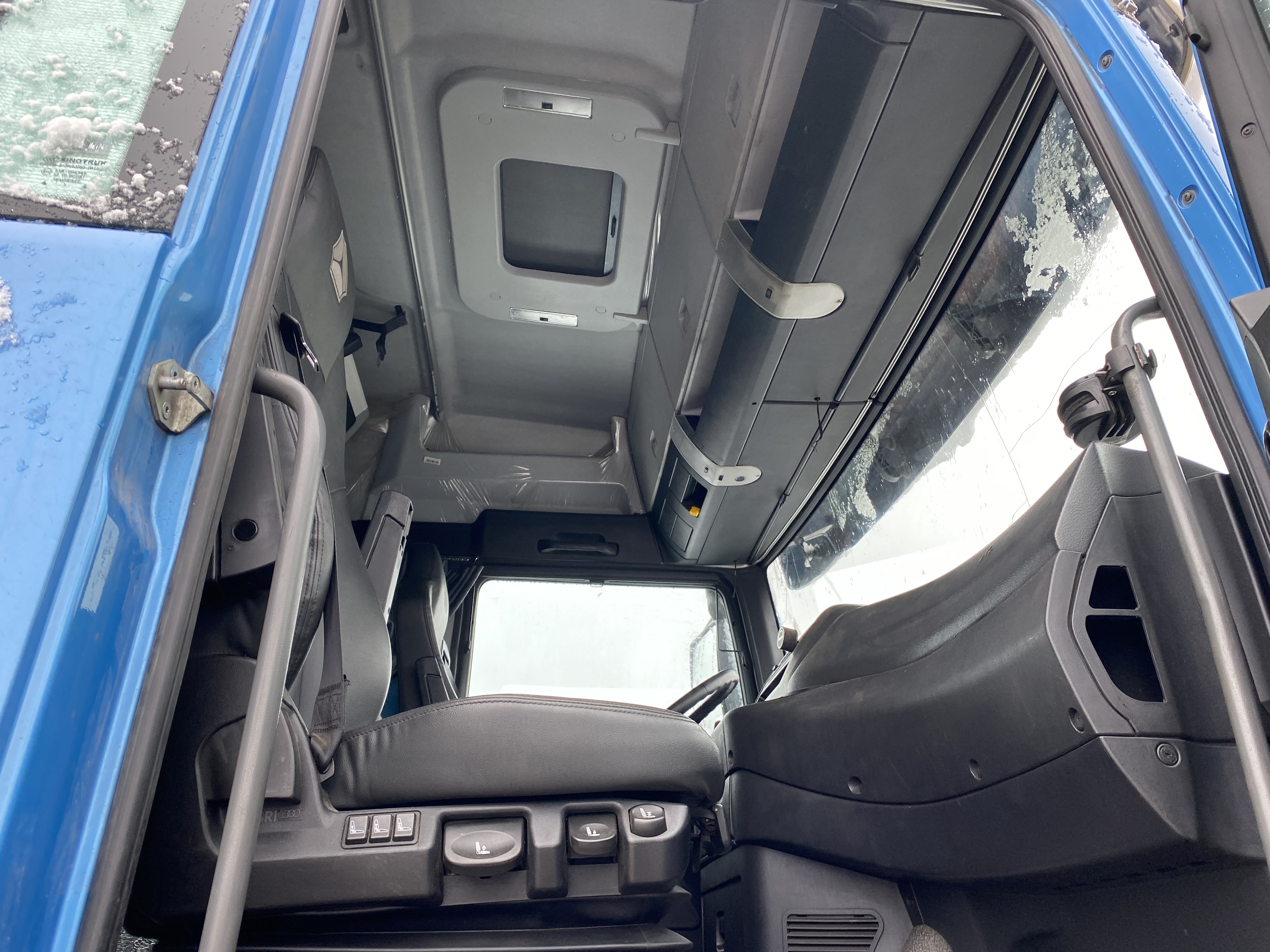 SITRAK C7H 4x2 Седельный тягач 2023 г. - фото 10