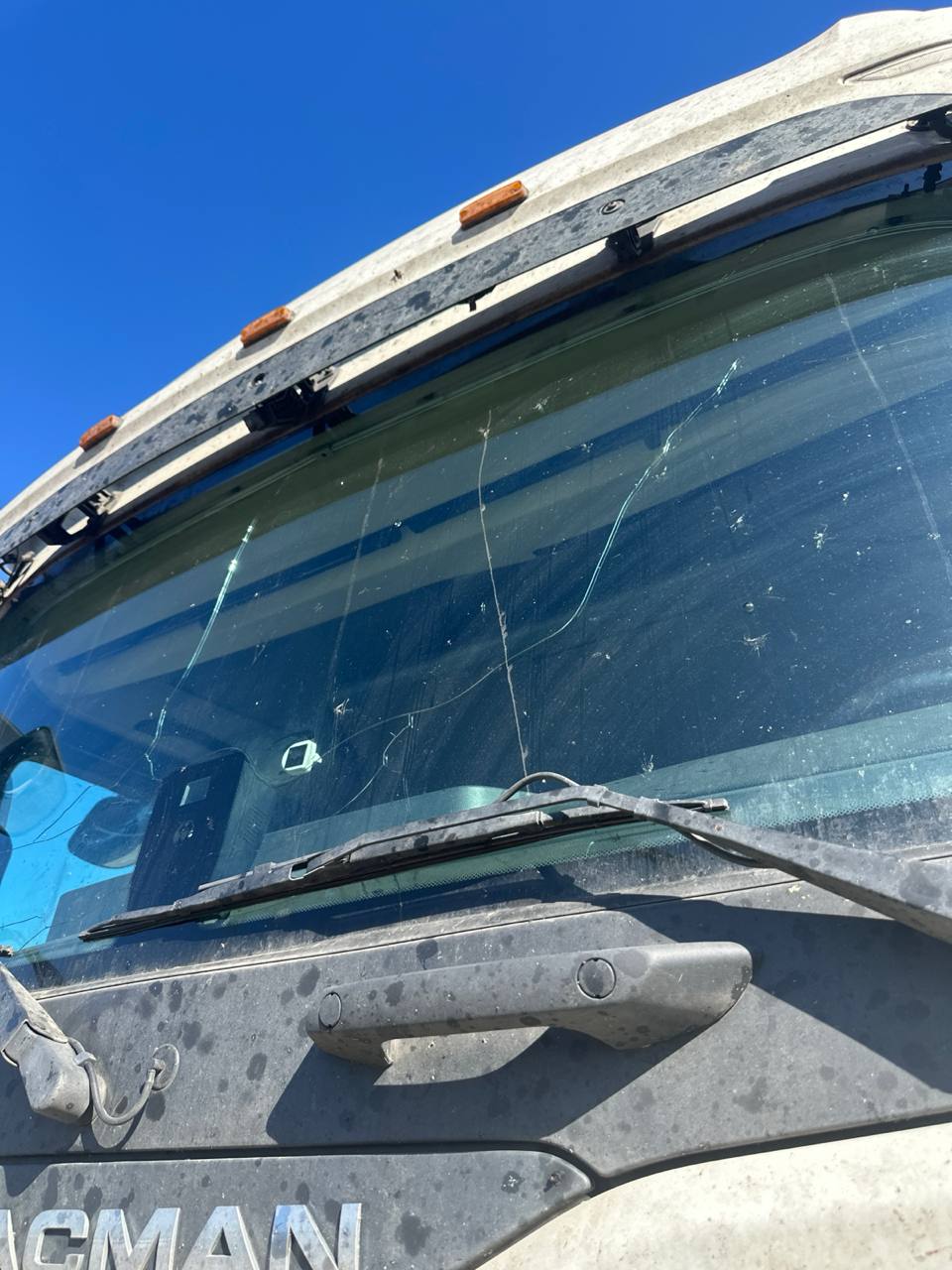 Shacman (Shaanxi) SX* 4x2 Седельный тягач 2023 г. - фото 7