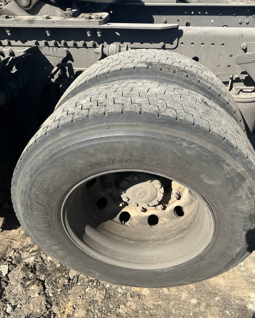 Shacman (Shaanxi) SX* 4x2 Седельный тягач 2023 г. - фото 15